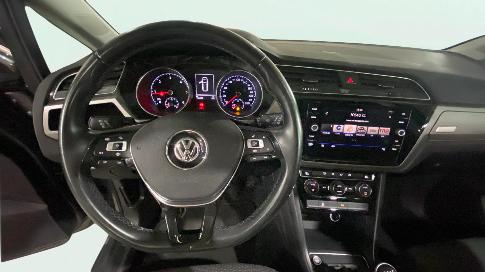 Volkswagen Touran - foto 14