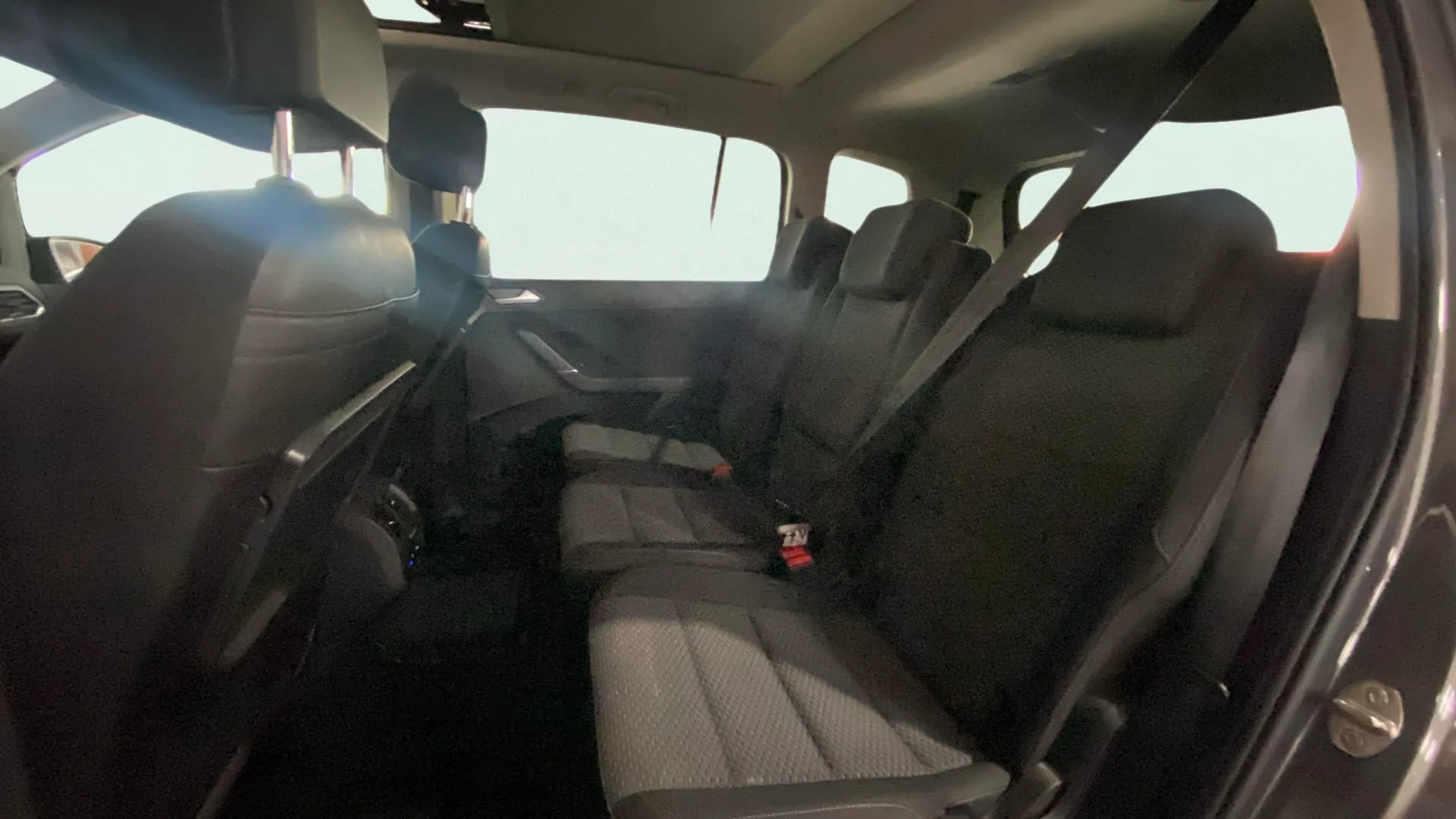 Volkswagen Touran - foto 21