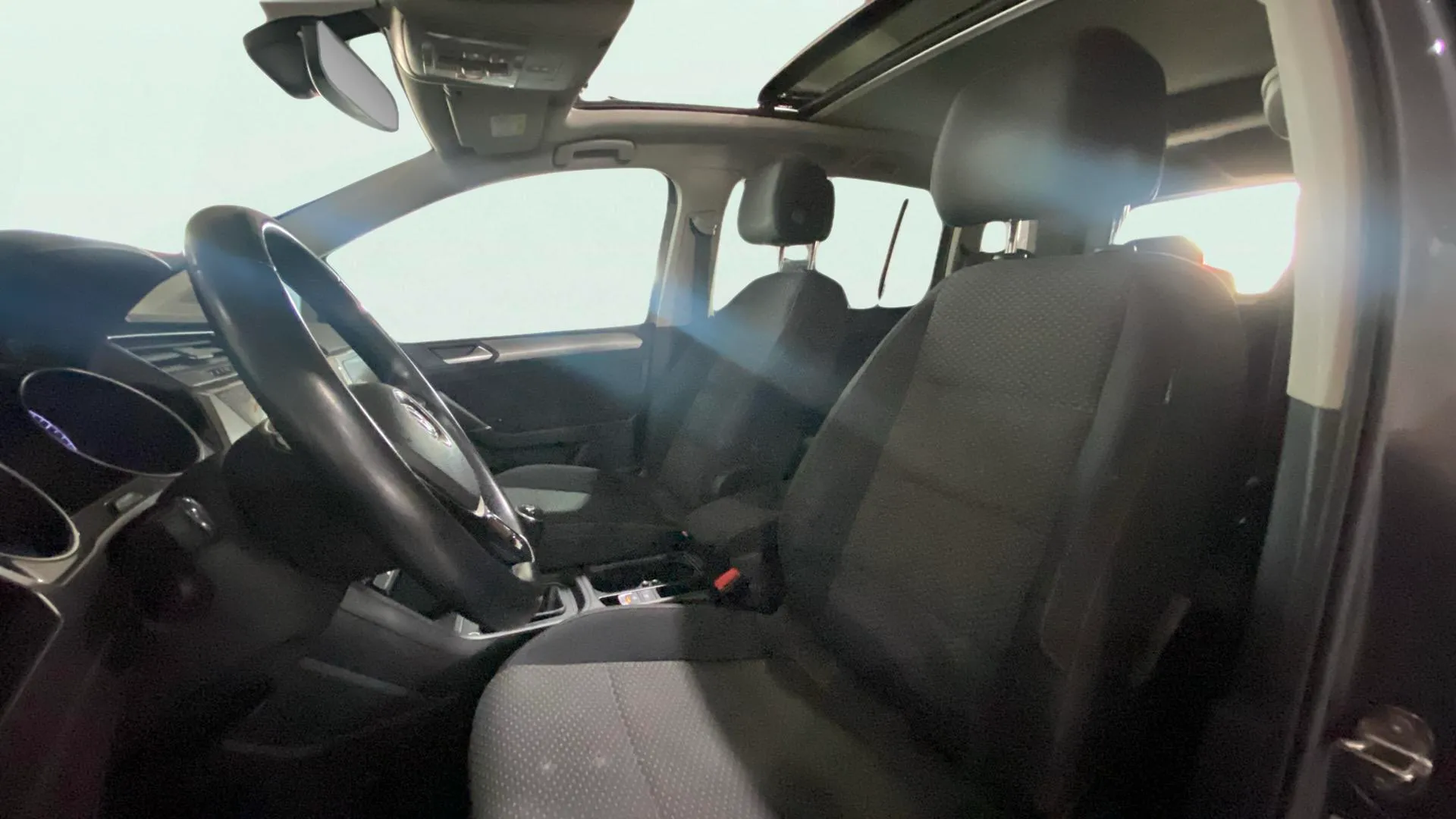 Volkswagen Touran - foto 16