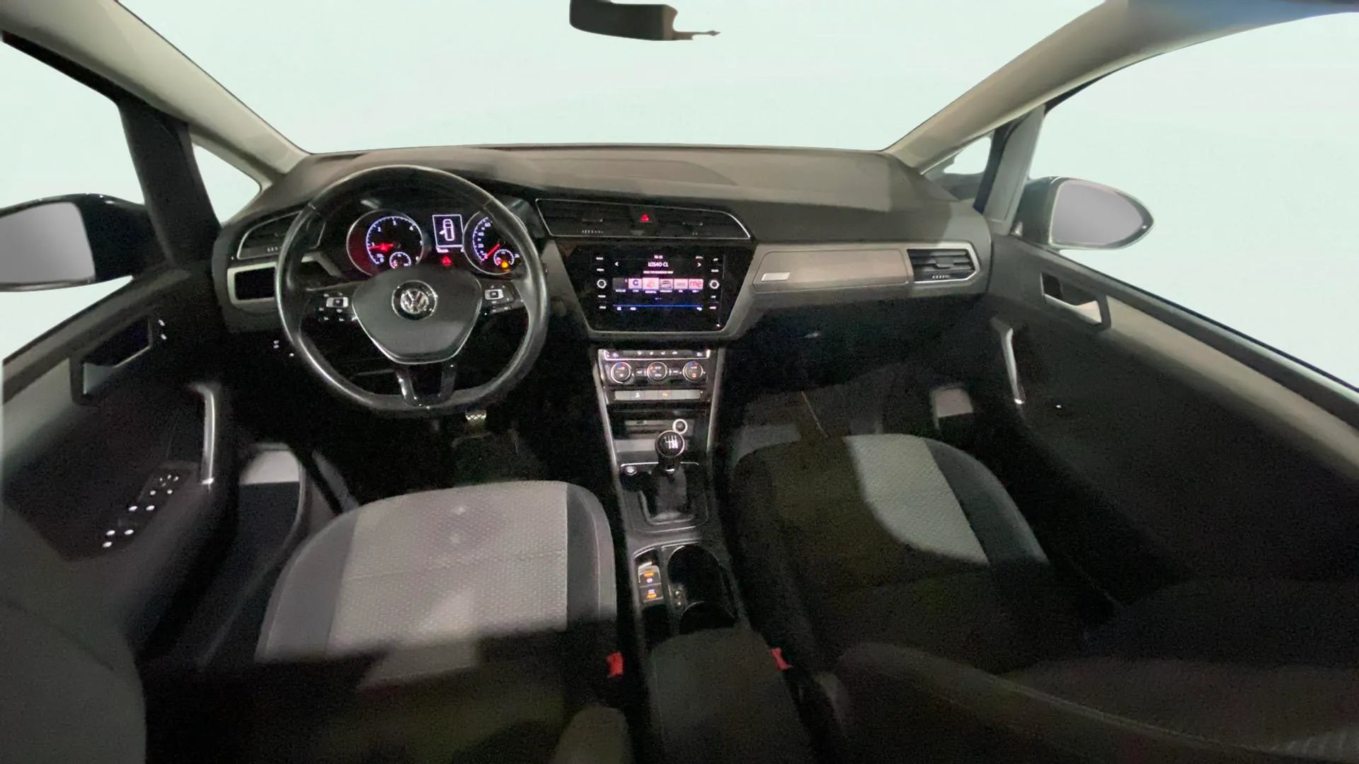 Volkswagen Touran - foto 19