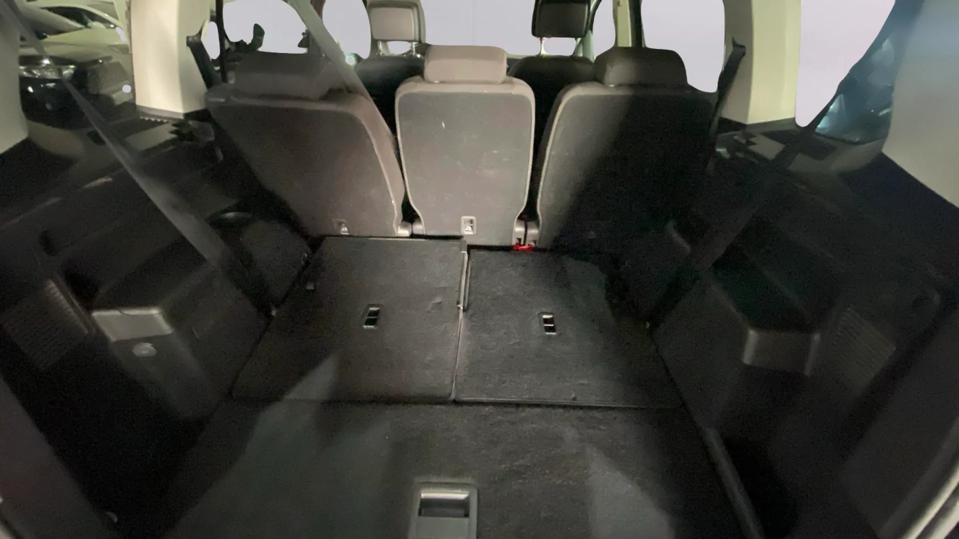 Volkswagen Touran - foto 23