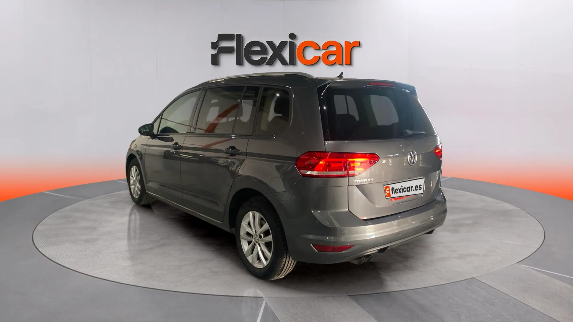 Volkswagen Touran - foto 3
