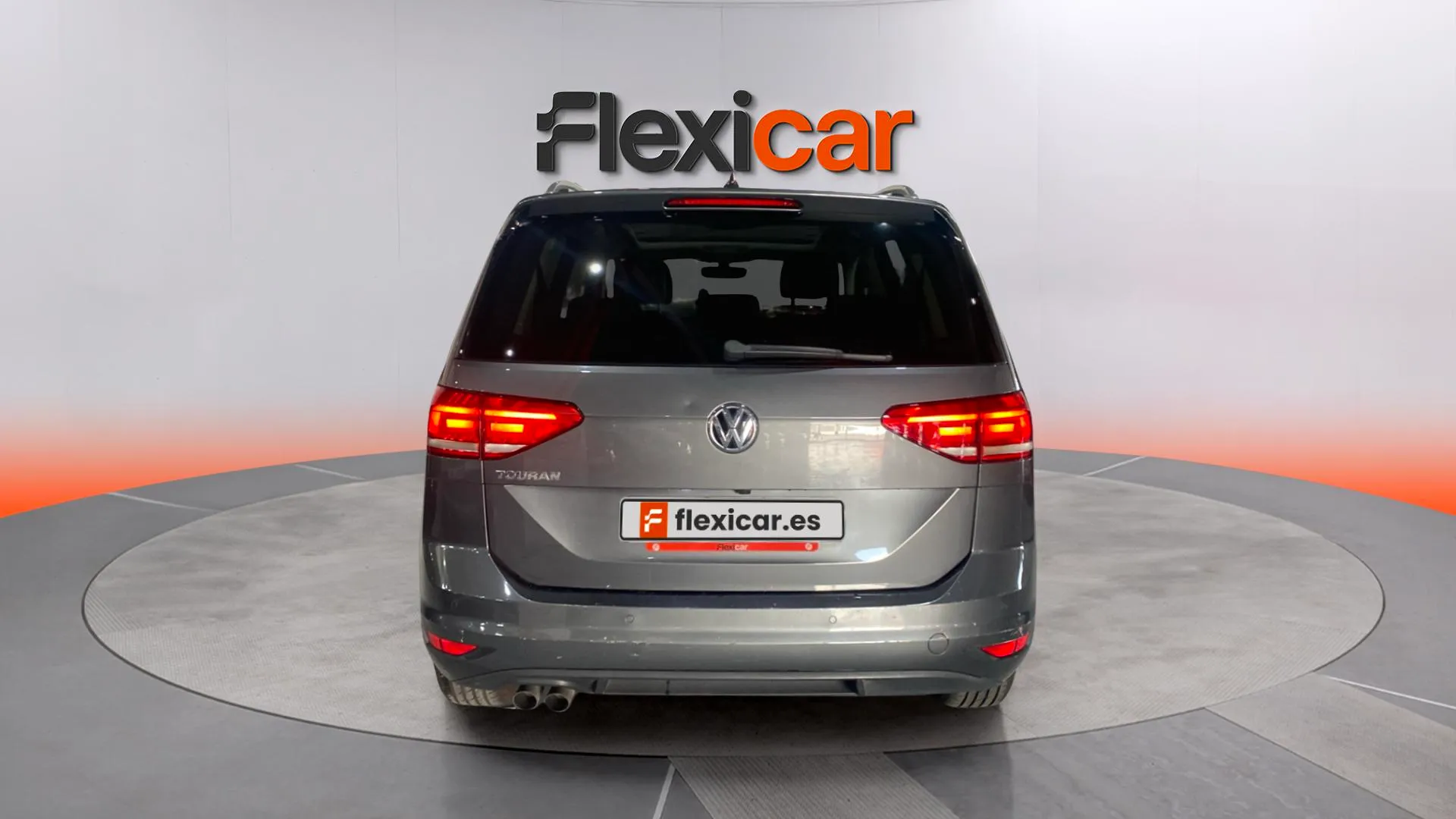 Volkswagen Touran - foto 4