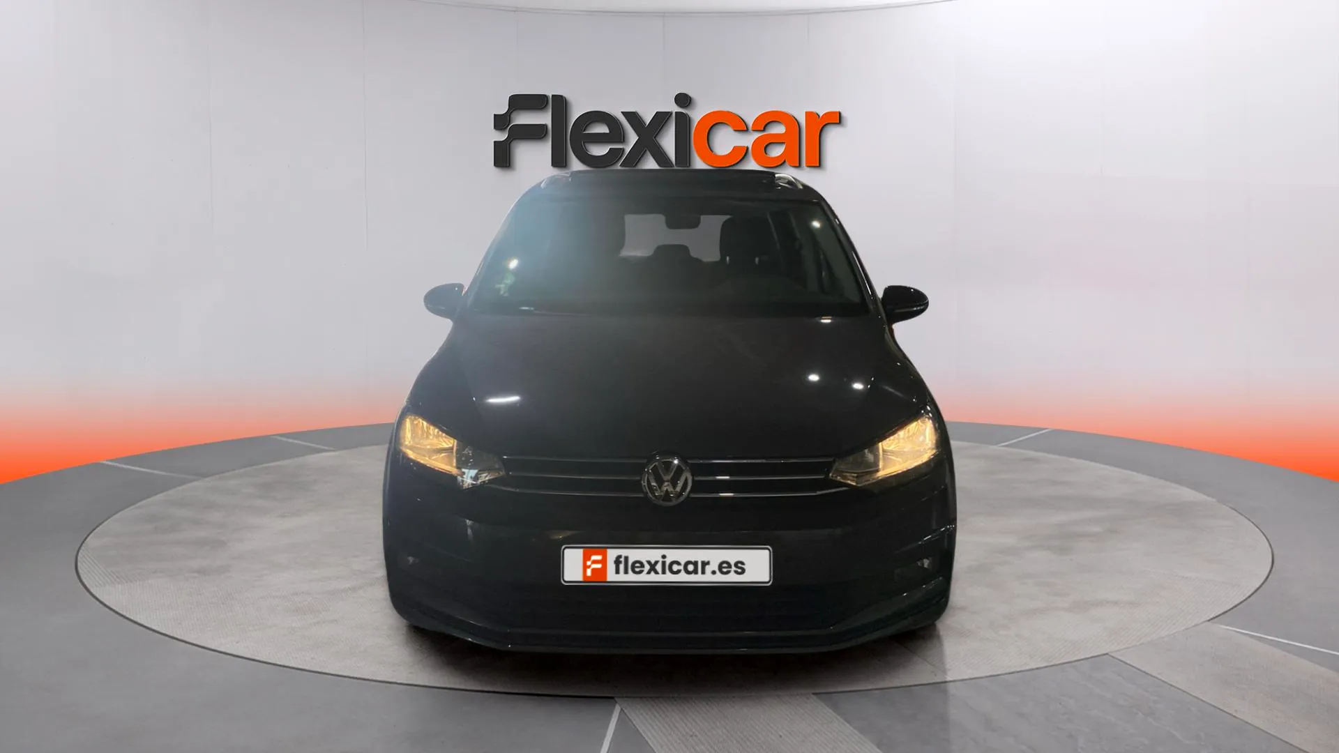 Volkswagen Touran - foto 8
