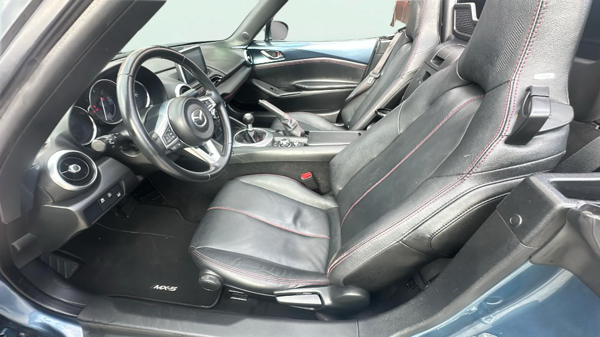 Mazda MX-5 1.5 Luxury - foto 14