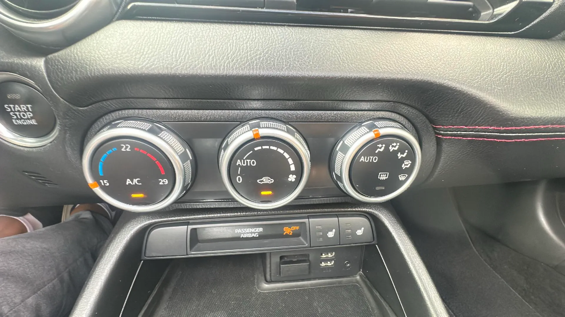 Mazda MX-5 1.5 Luxury - foto 19