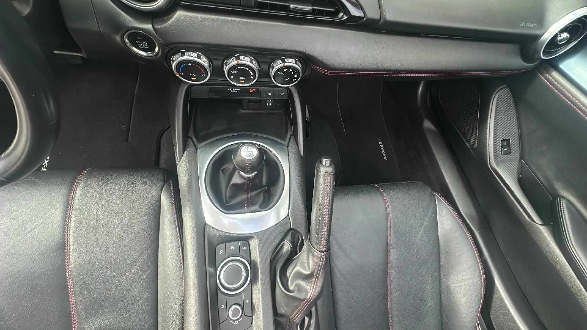 Mazda MX-5 1.5 Luxury - foto 16