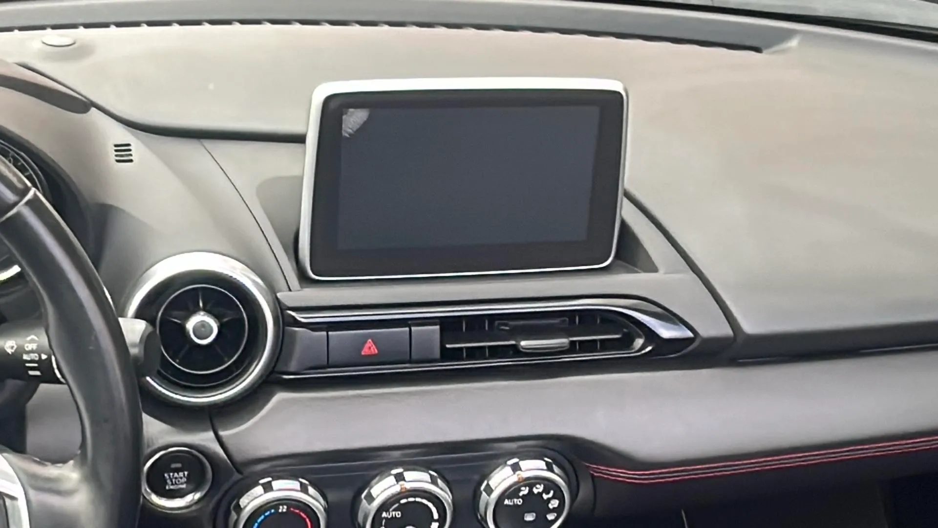 Mazda MX-5 1.5 Luxury - foto 12