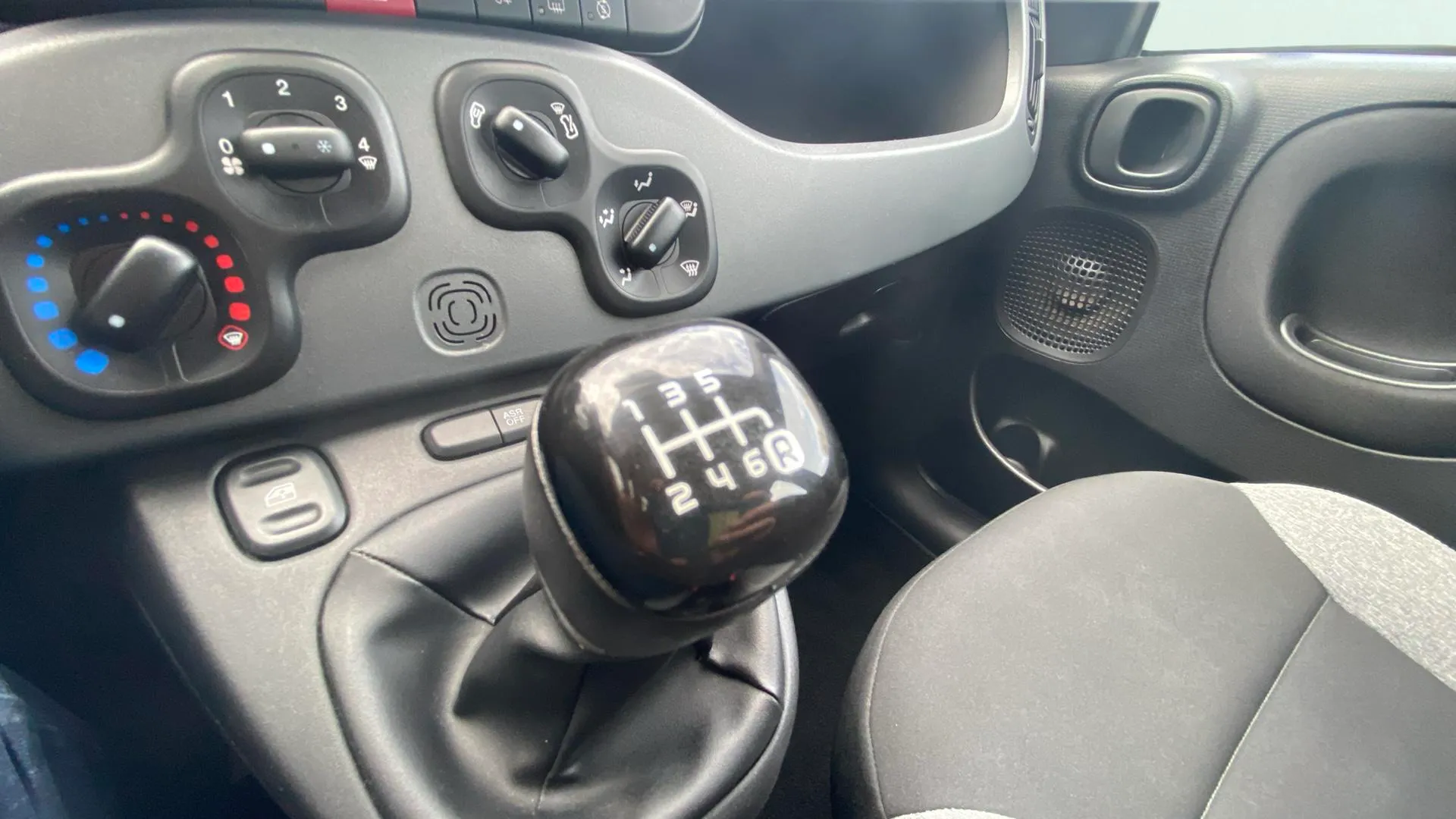 Fiat Panda Cross 1.0 Hybrid - foto 13