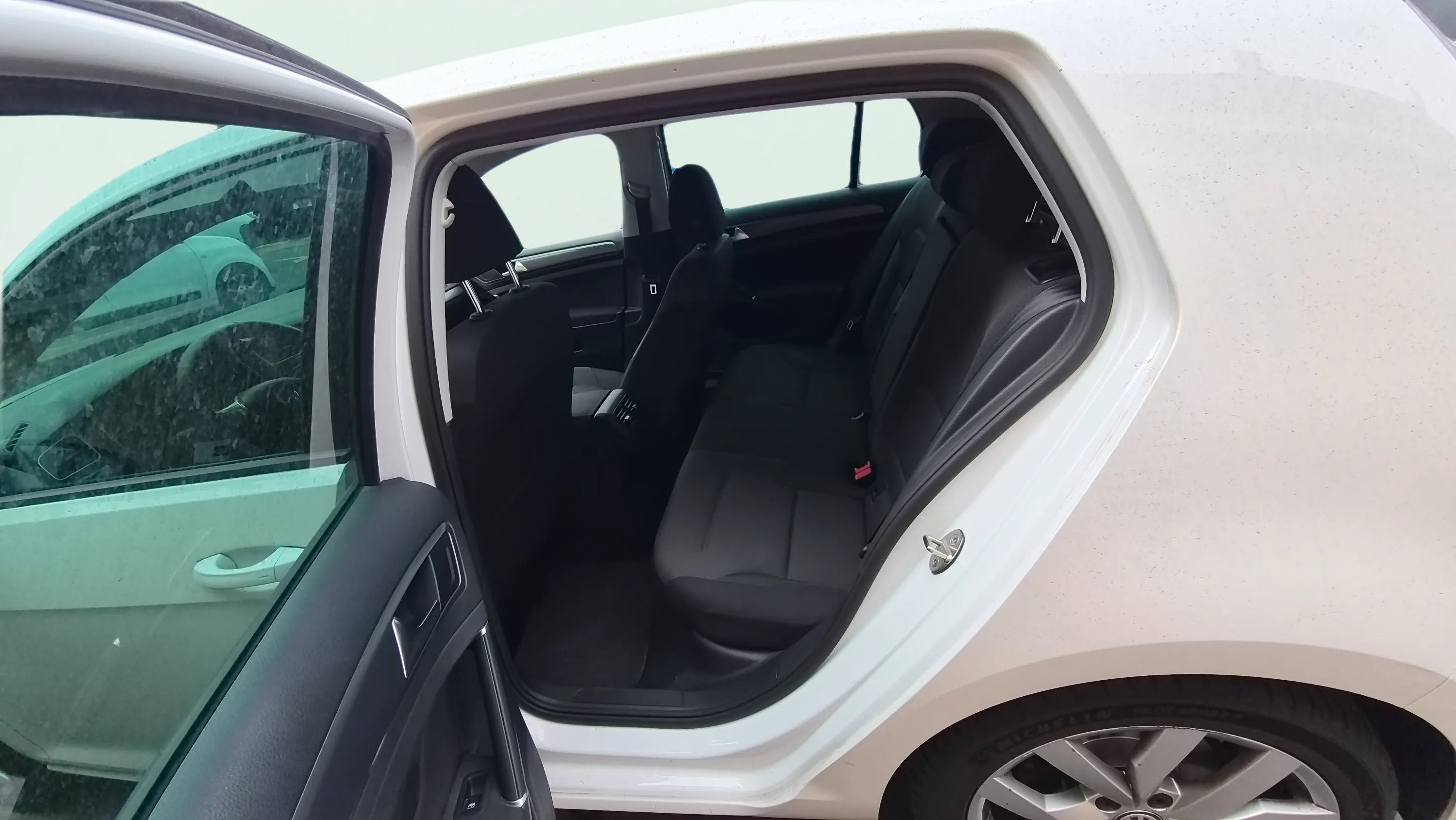 Volkswagen Golf Sport 2.0 TDI DSG - foto 10