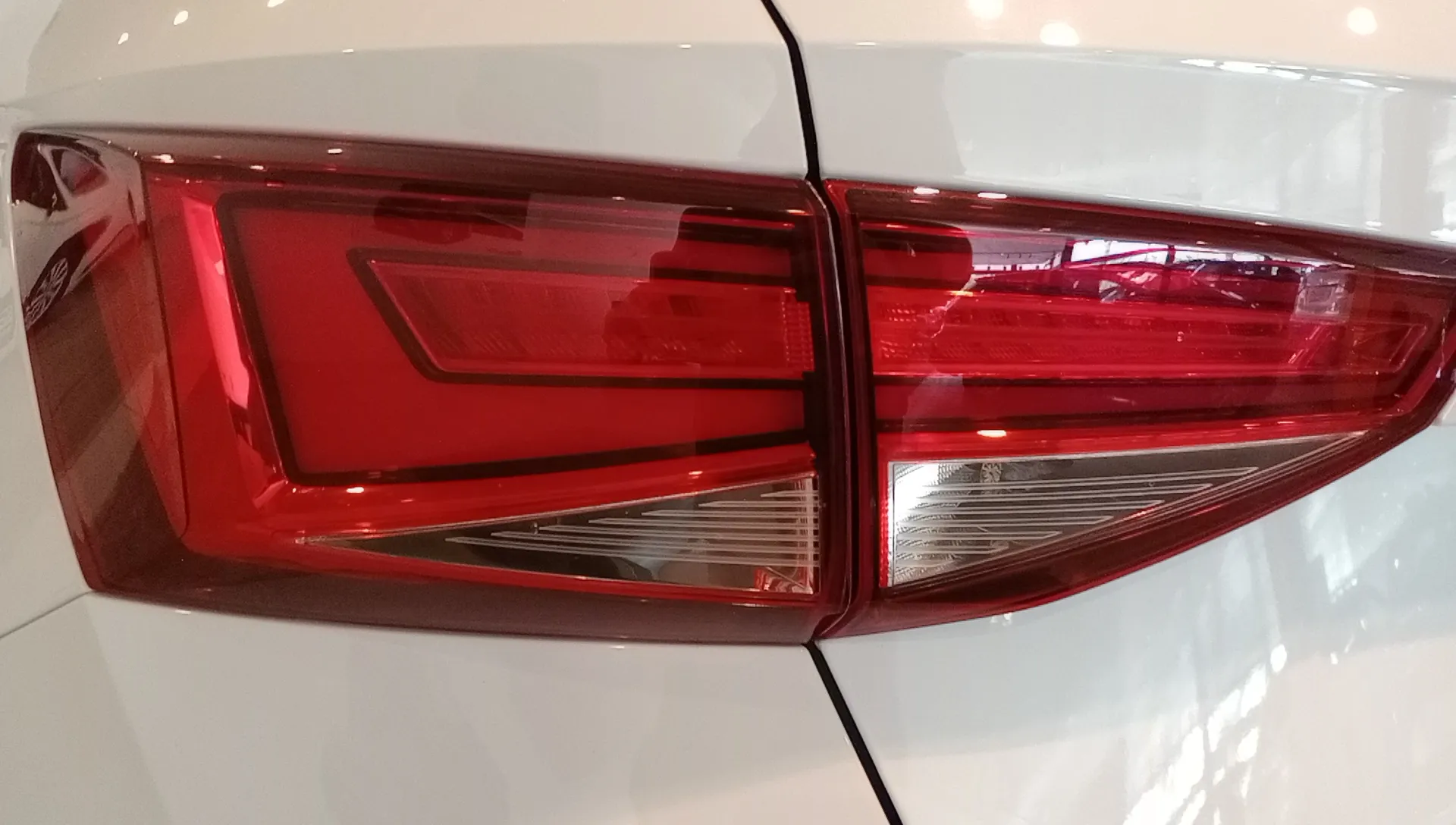 SEAT Ateca 1.4 Ecotsi DSG-7 FR - foto 32
