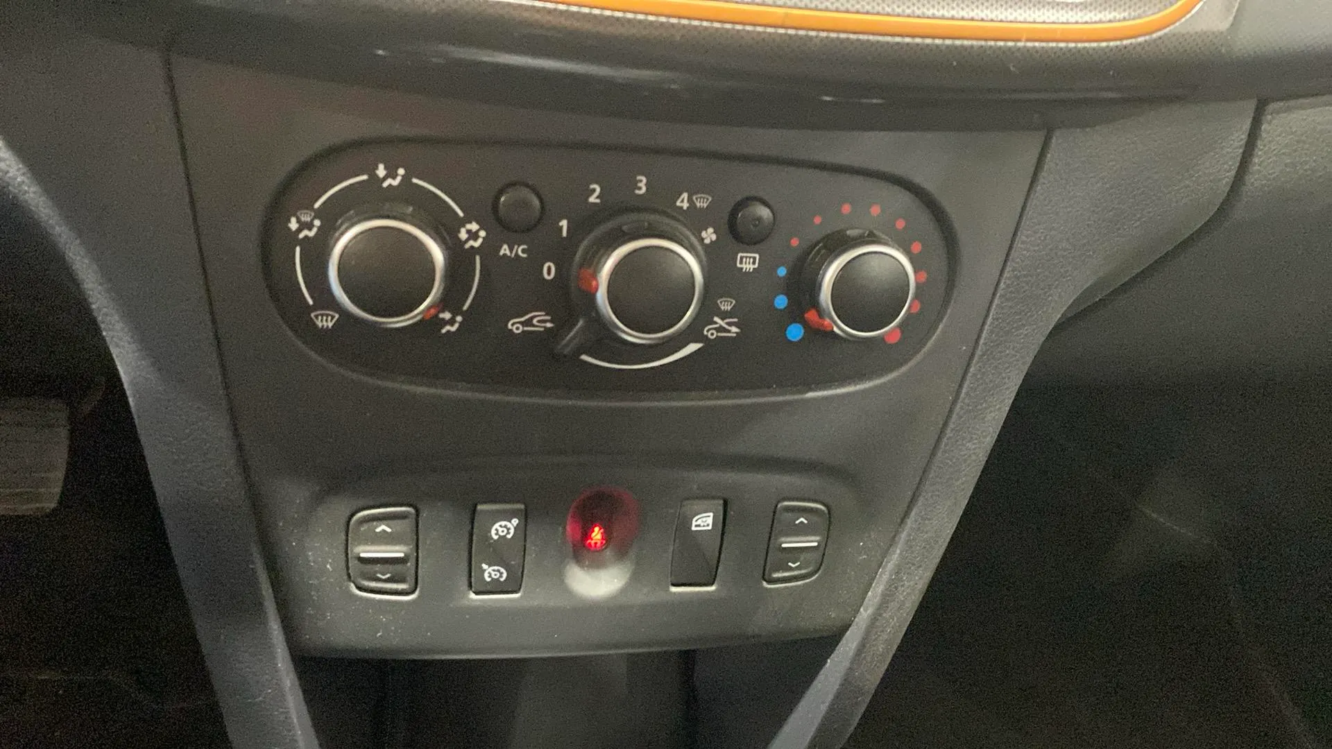 Dacia Sandero Stepway TCe EU6 - foto 19