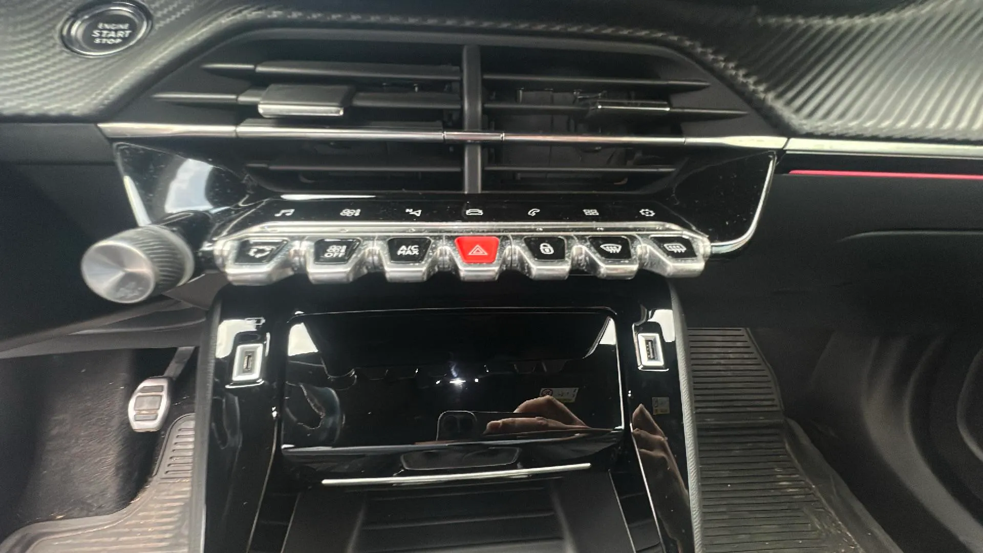 Peugeot 2008 GT PureTech 130 BVM6 - foto 19