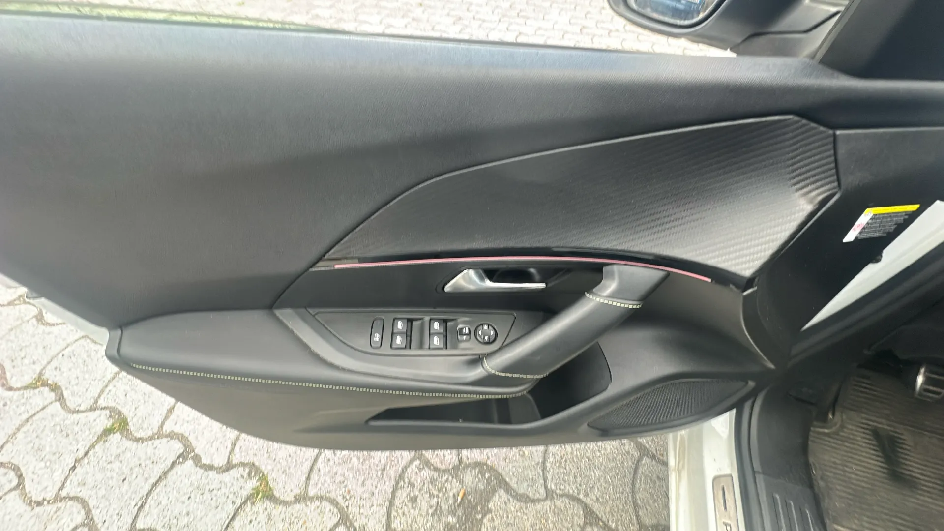 Peugeot 2008 GT PureTech 130 BVM6 - foto 20