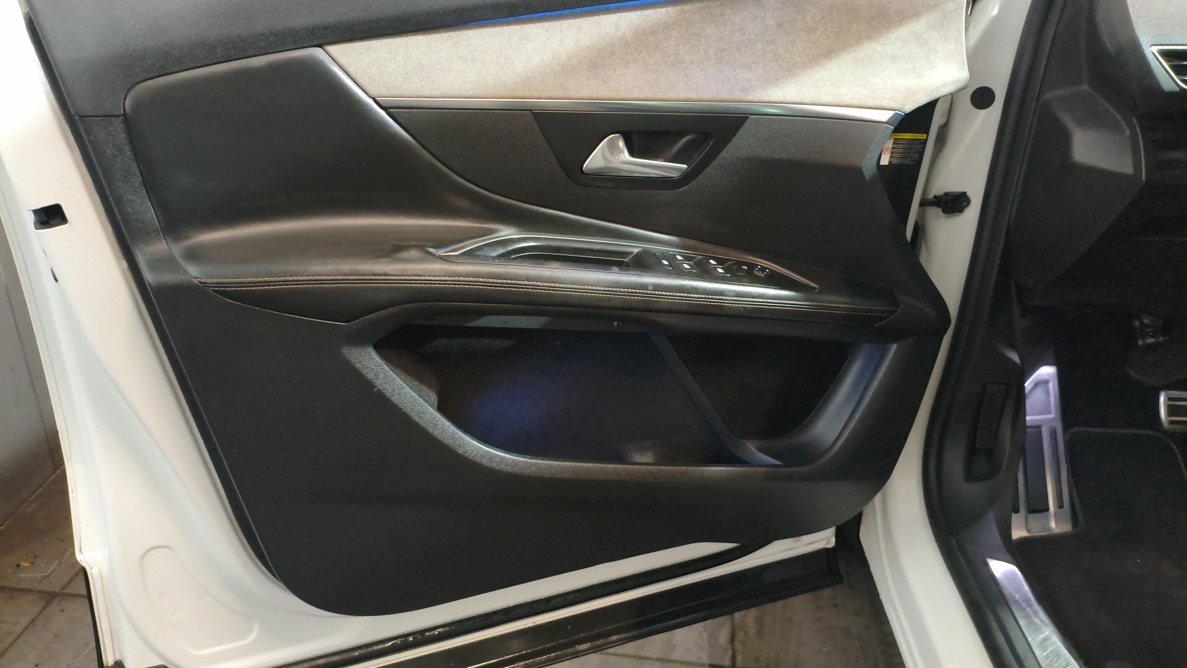 Peugeot 3008 2.0BLUEHDI GT - foto 19