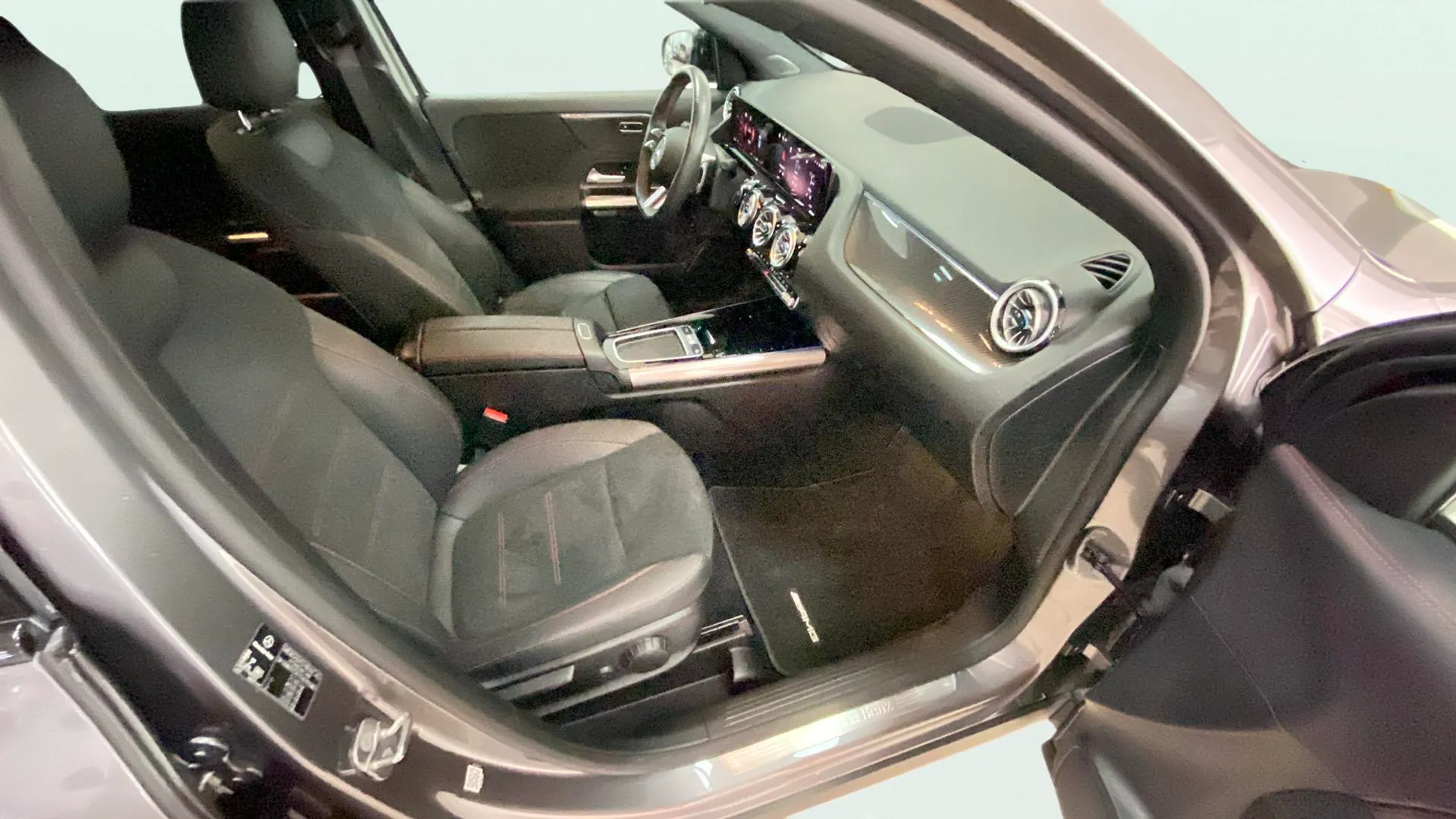 Mercedes-Benz GLA 200 D - foto 10