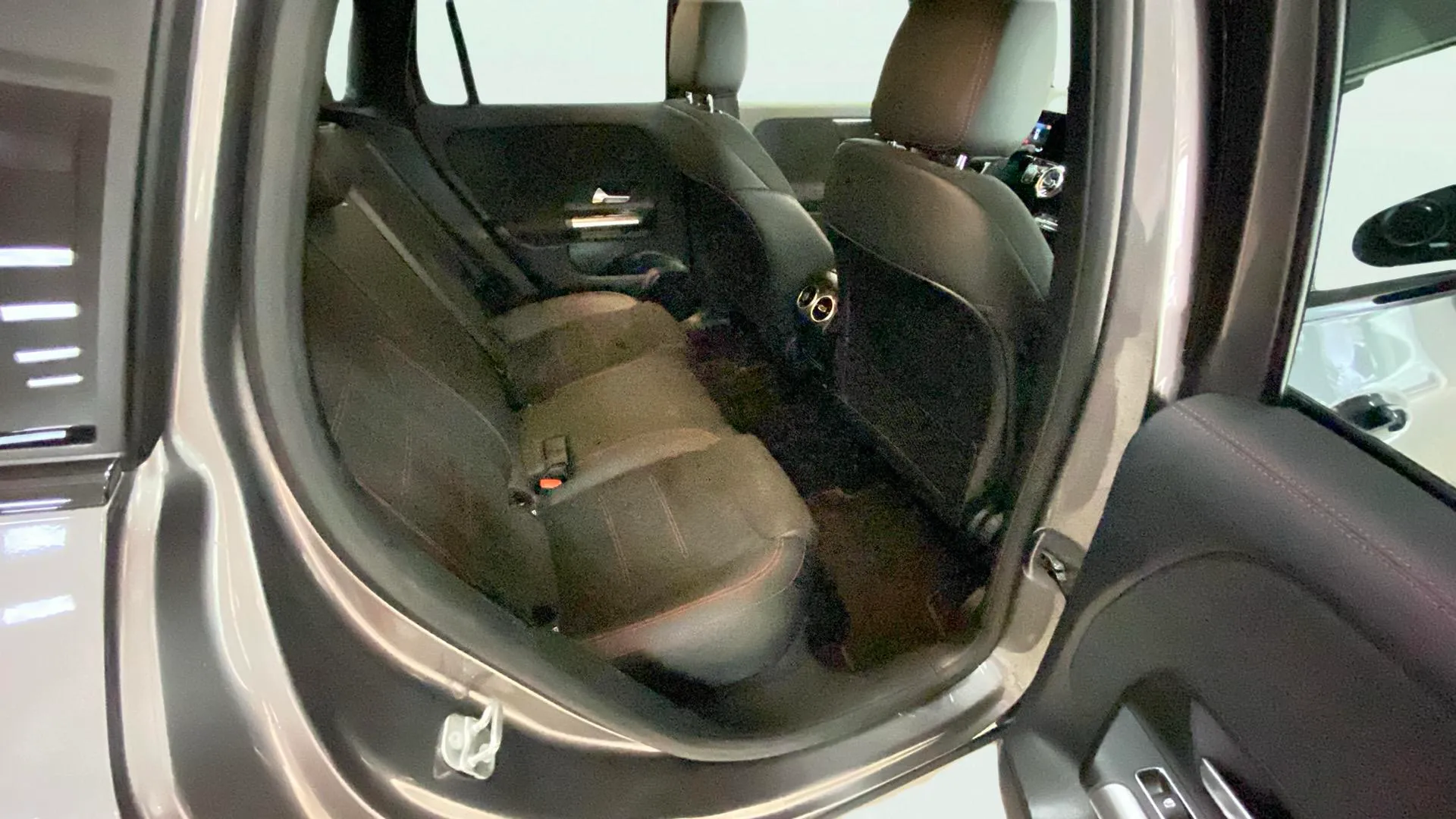 Mercedes-Benz GLA 200 D - foto 11