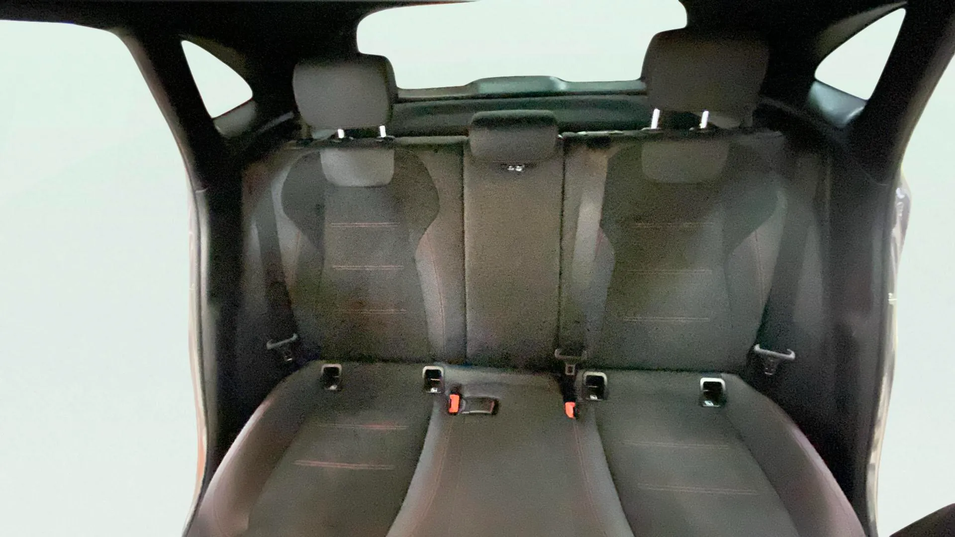 Mercedes-Benz GLA 200 D - foto 12