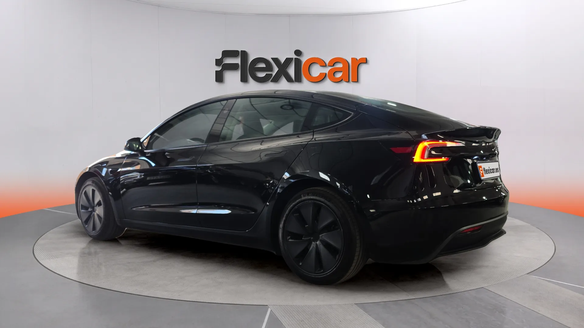Tesla Model 3 Standard RWD - foto 5