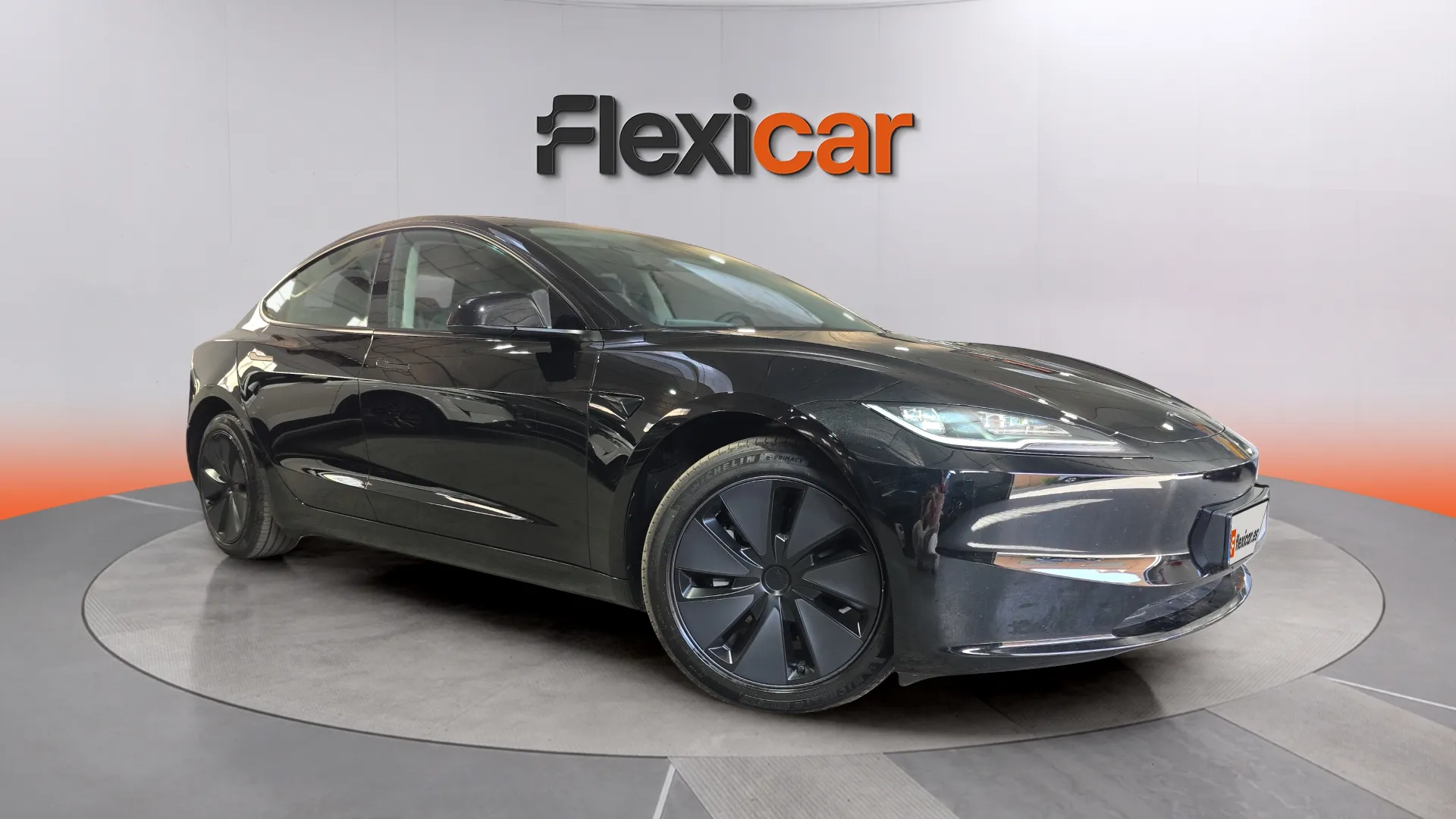 Tesla Model 3 Standard RWD - foto 1
