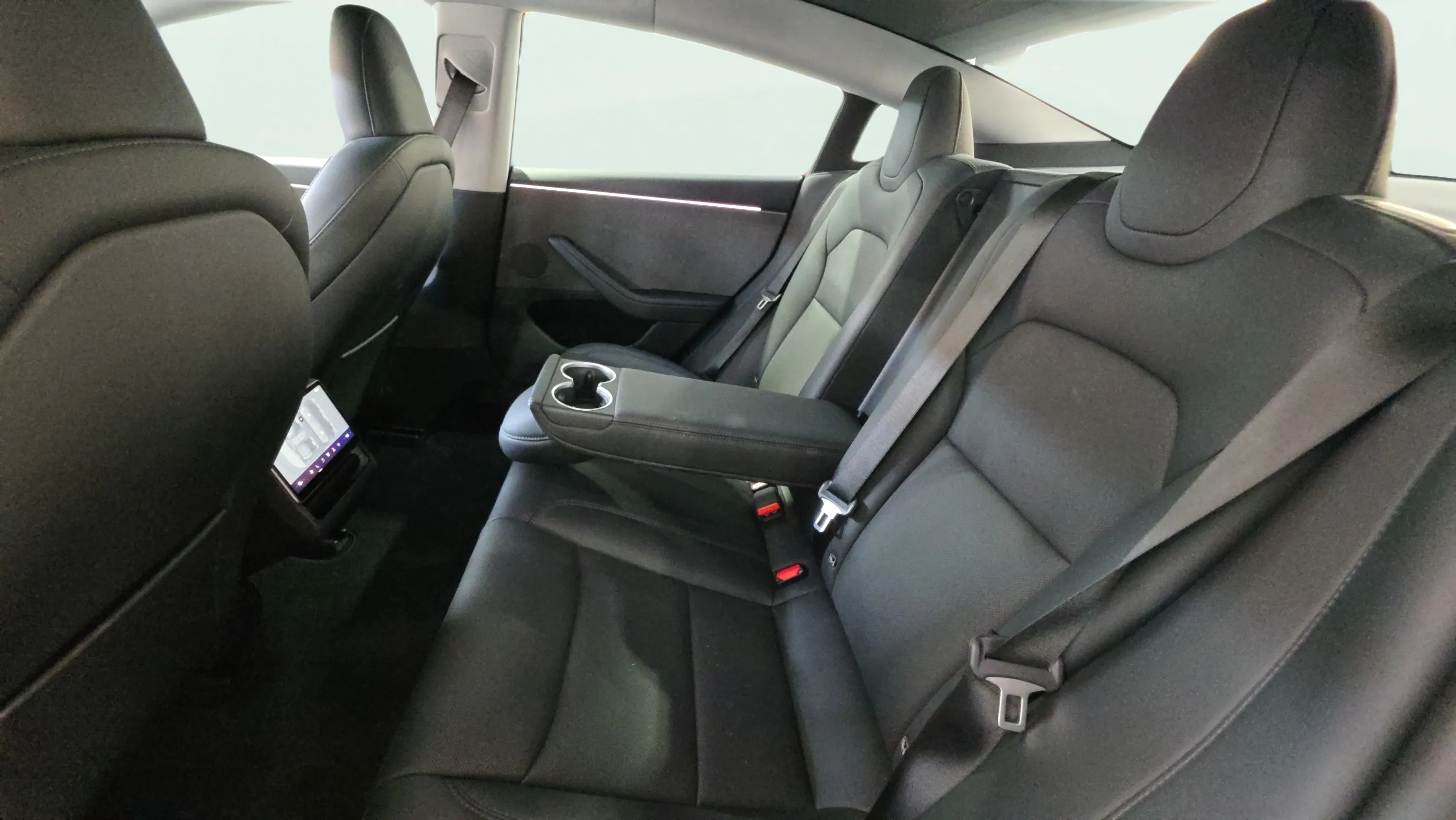Tesla Model 3 Standard RWD - foto 22
