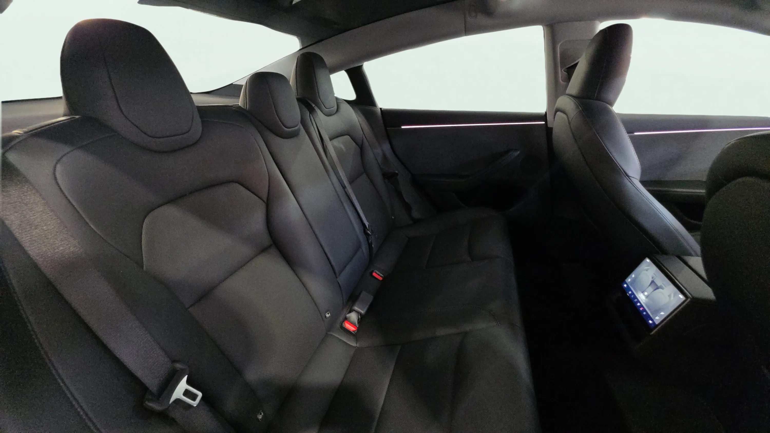 Tesla Model 3 Standard RWD - foto 28