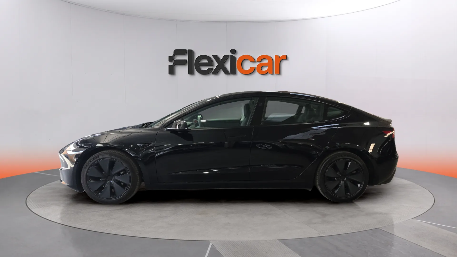 Tesla Model 3 Standard RWD - foto 4