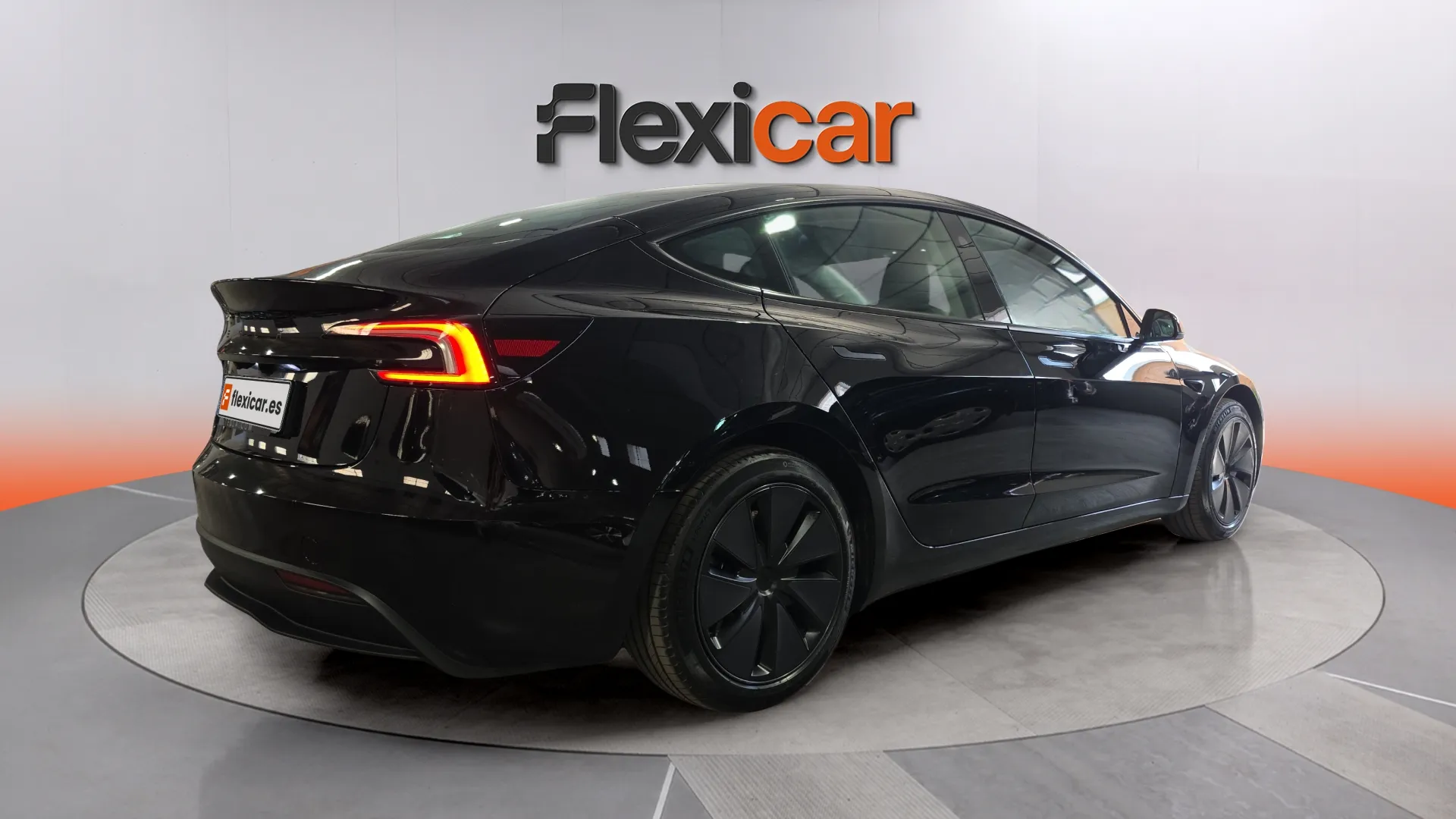 Tesla Model 3 Standard RWD - foto 7