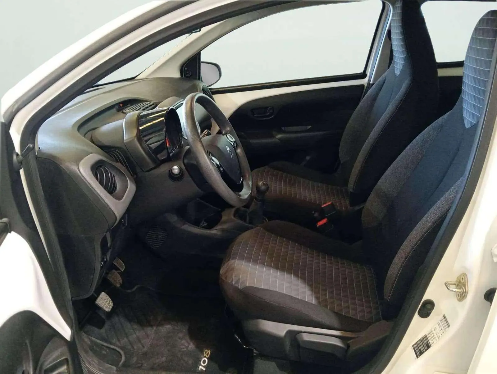 Peugeot 108 TOP! Allure VTi - foto 11