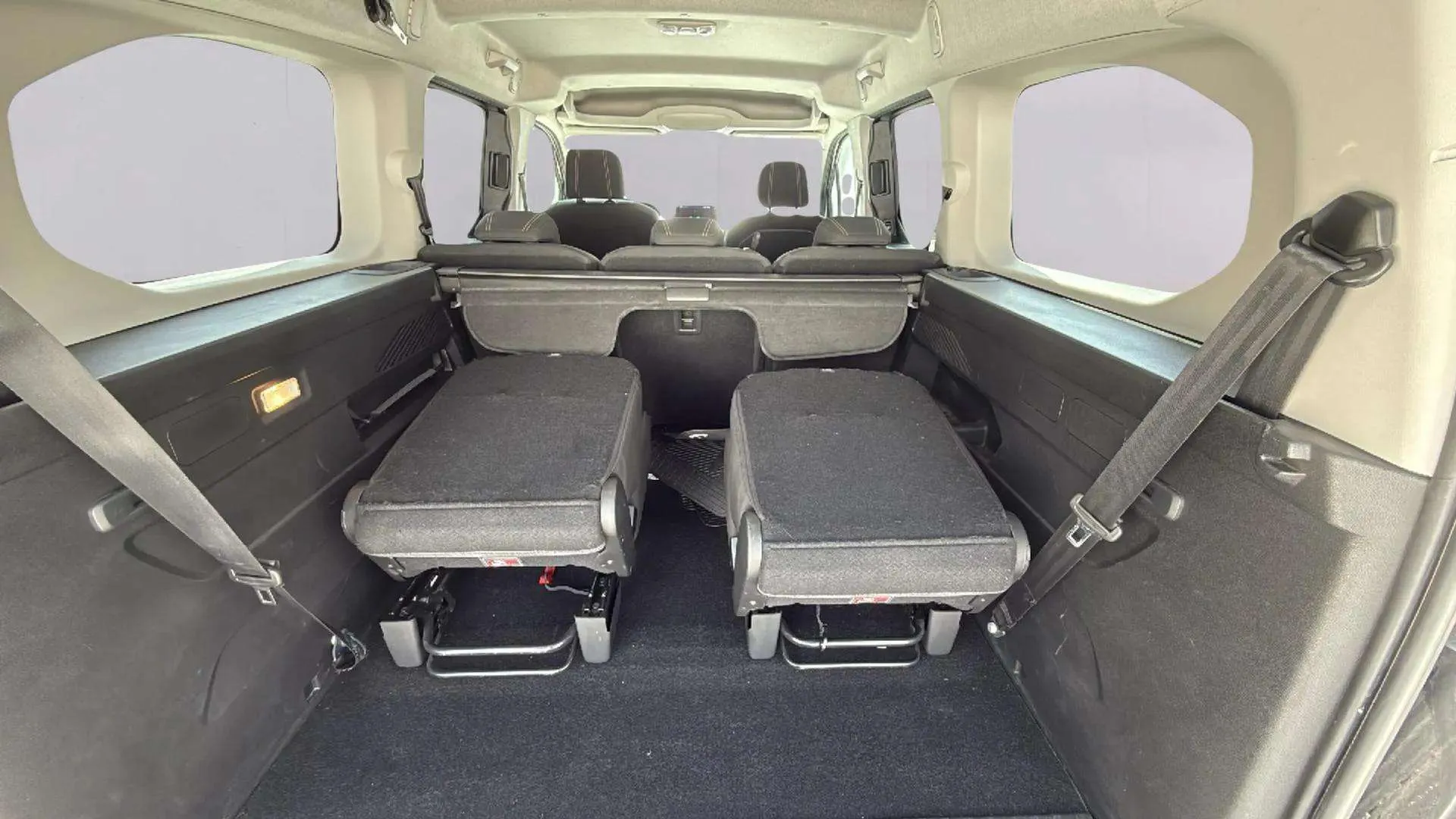 Peugeot Rifter GT Long BlueHDi 7 plazas - foto 16