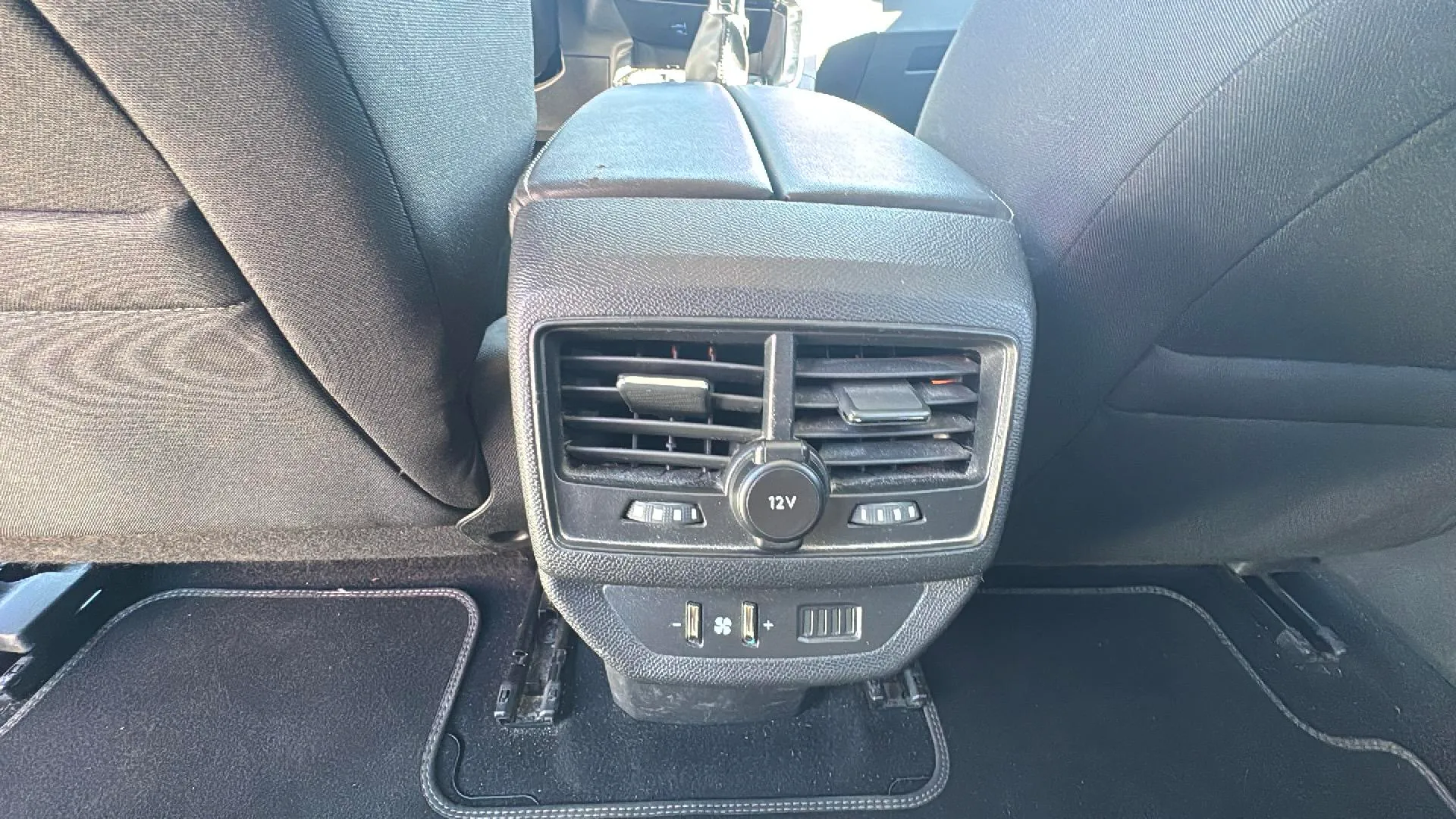 Peugeot 5008 1.2 PureTech Style - foto 31
