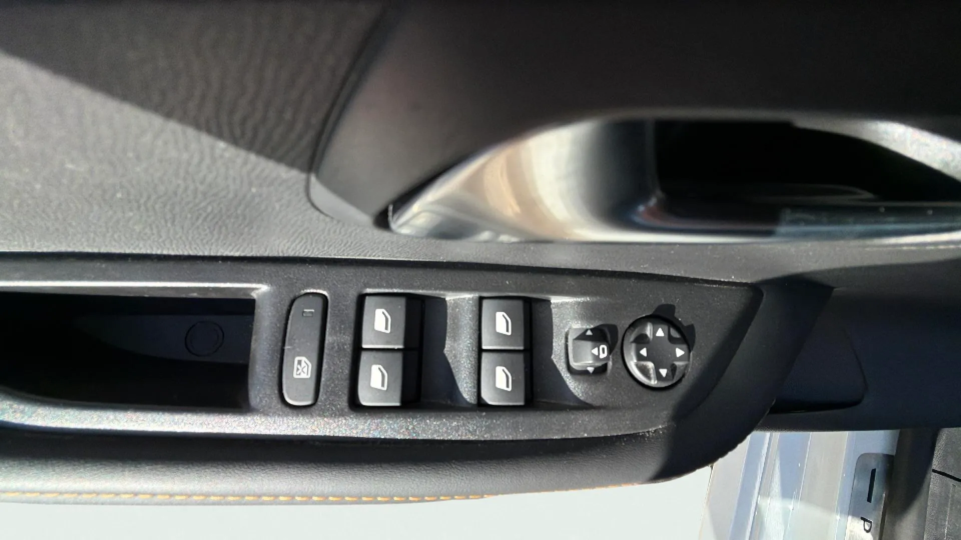 Peugeot 208 PureTech EAT8 Allure - foto 15