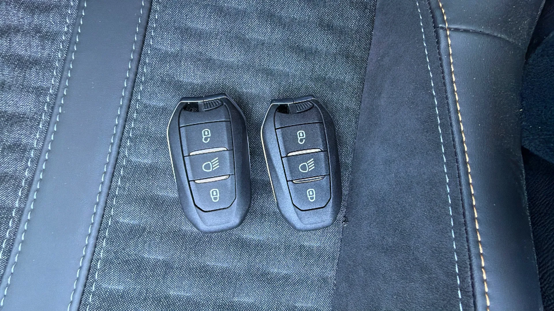 Peugeot 208 PureTech EAT8 Allure - foto 17