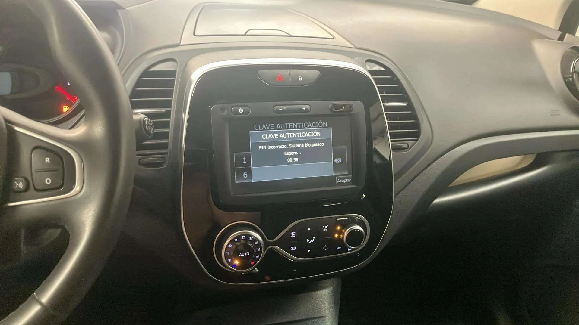 Renault Captur Life TCe - foto 18