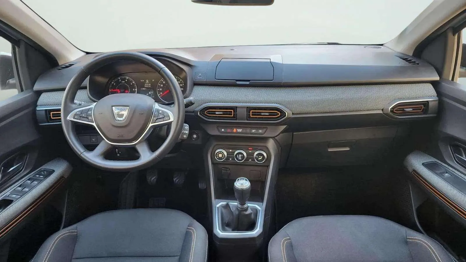 Dacia Sandero Stepway Comfort TCe - foto 9
