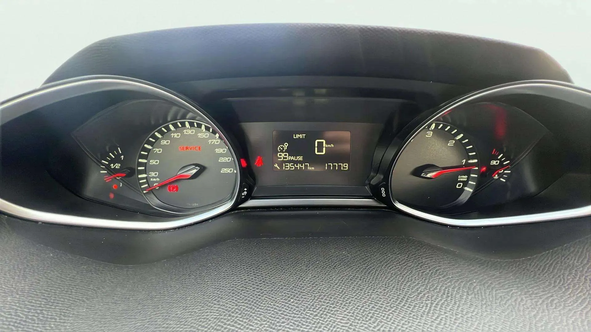 Peugeot 308 SW Access 1.6 BlueHDi - foto 12