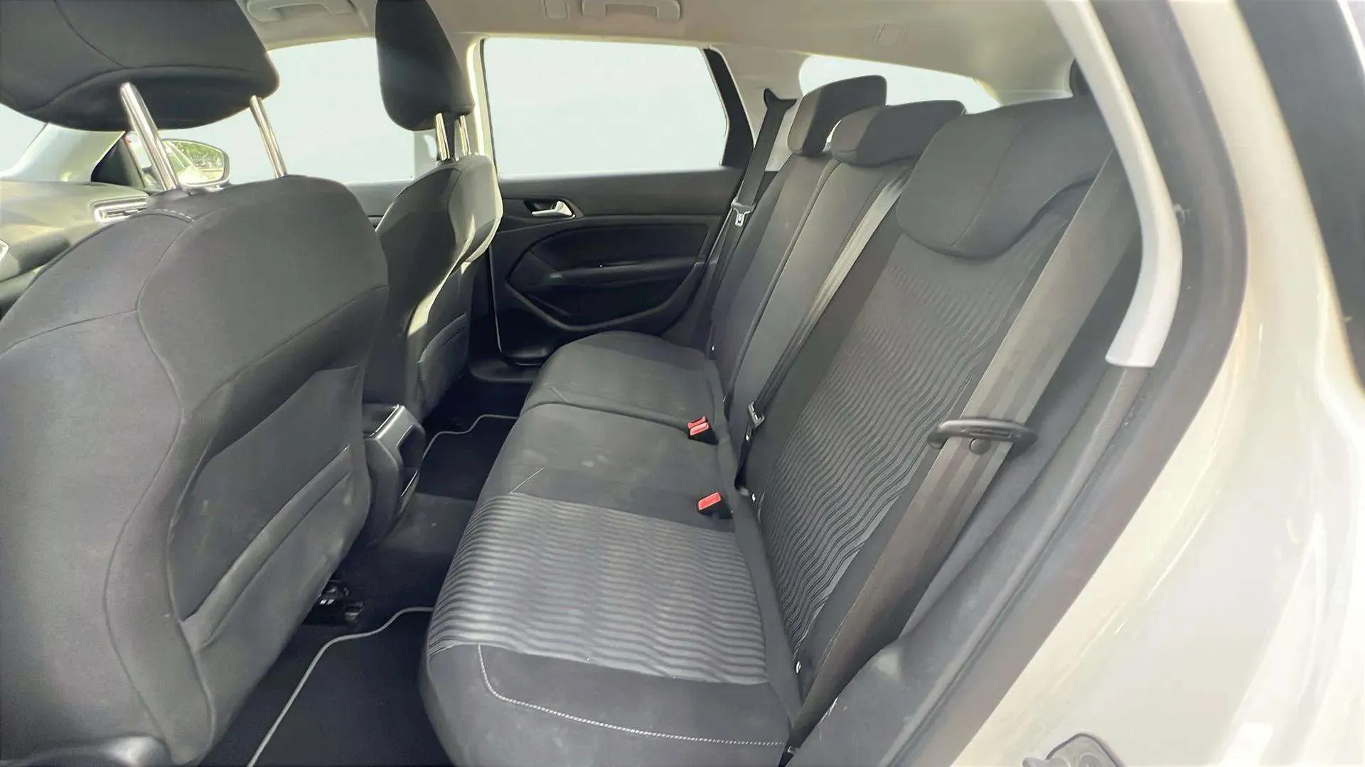 Peugeot 308 SW Access 1.6 BlueHDi - foto 24