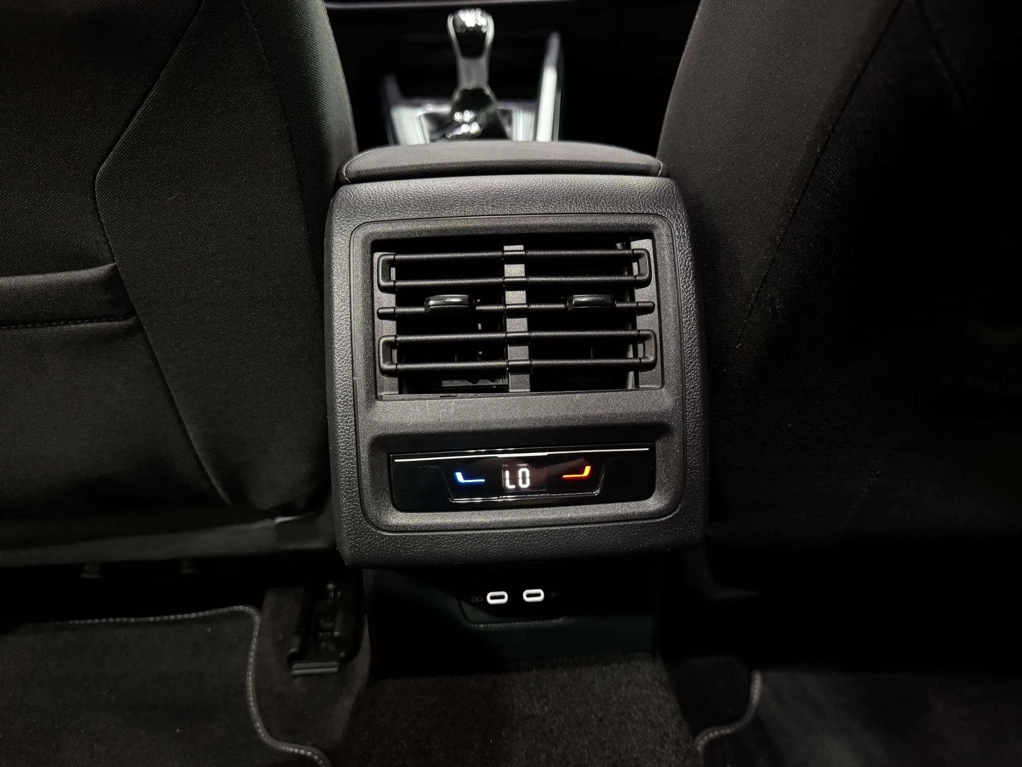 Volkswagen Golf Style 2.0 TDI Variant - foto 28