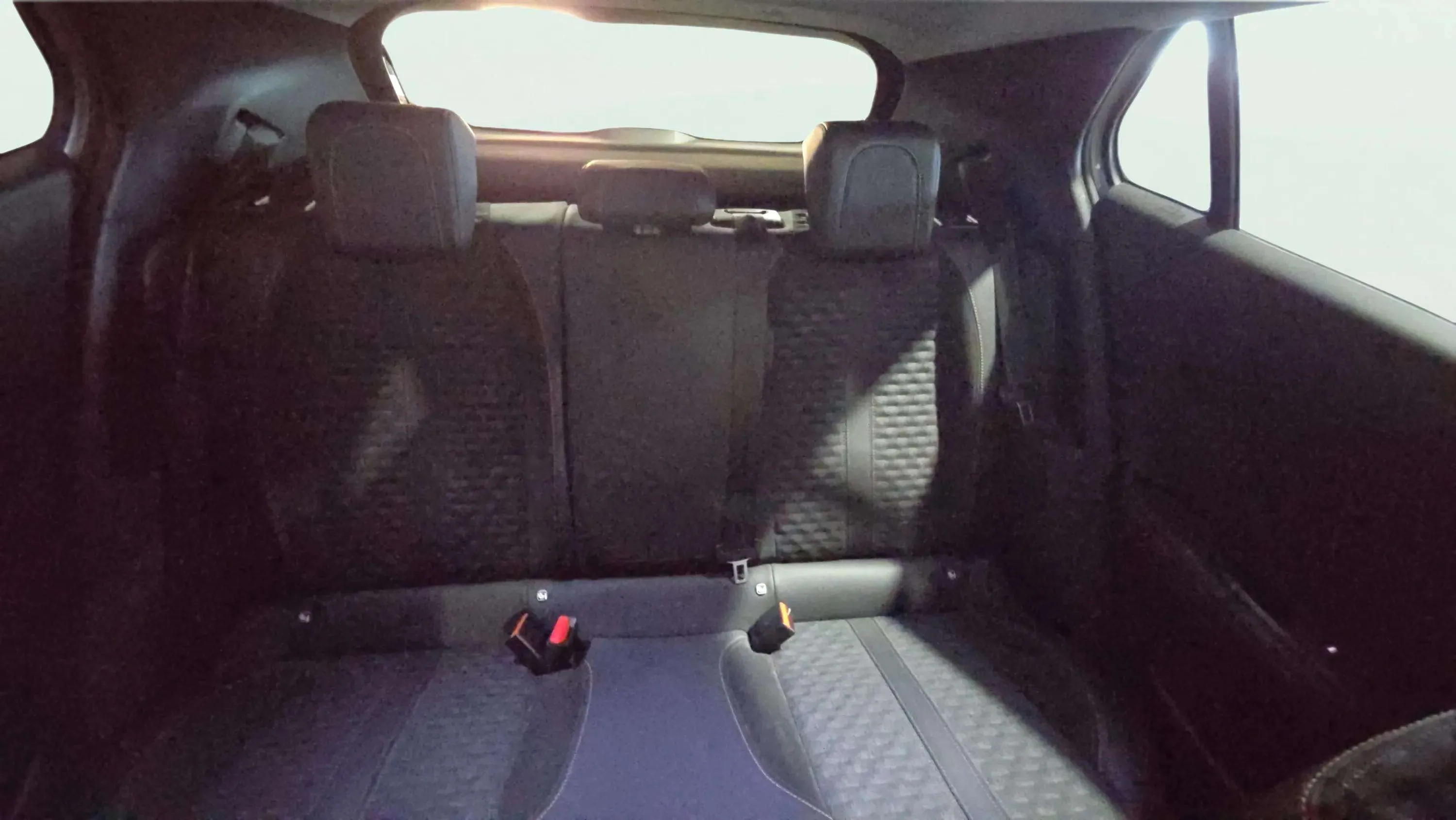 Peugeot 2008 Allure PureTech 130 EAT8 - foto 9