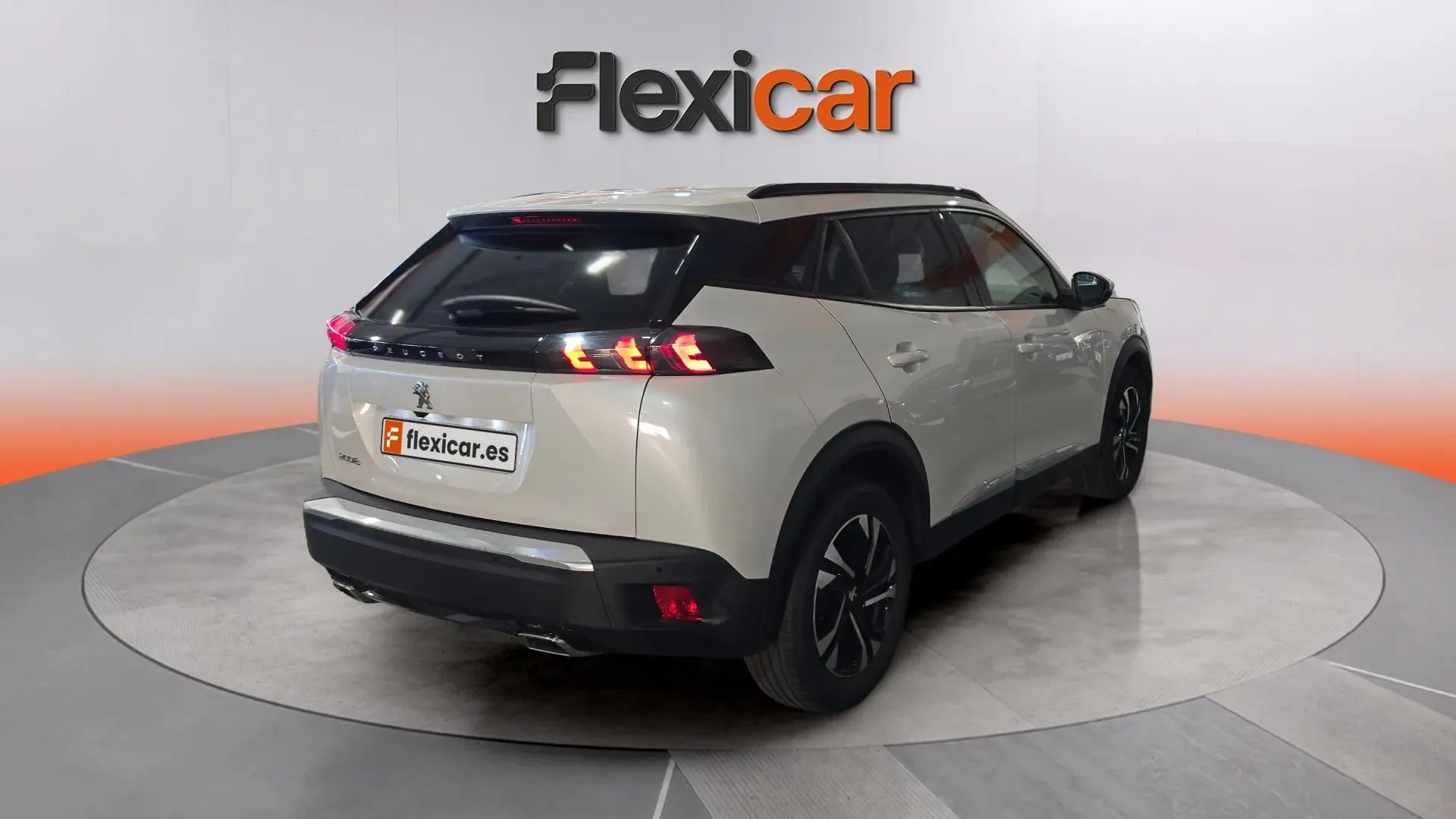Peugeot 2008 Allure PureTech 130 EAT8 - foto 5