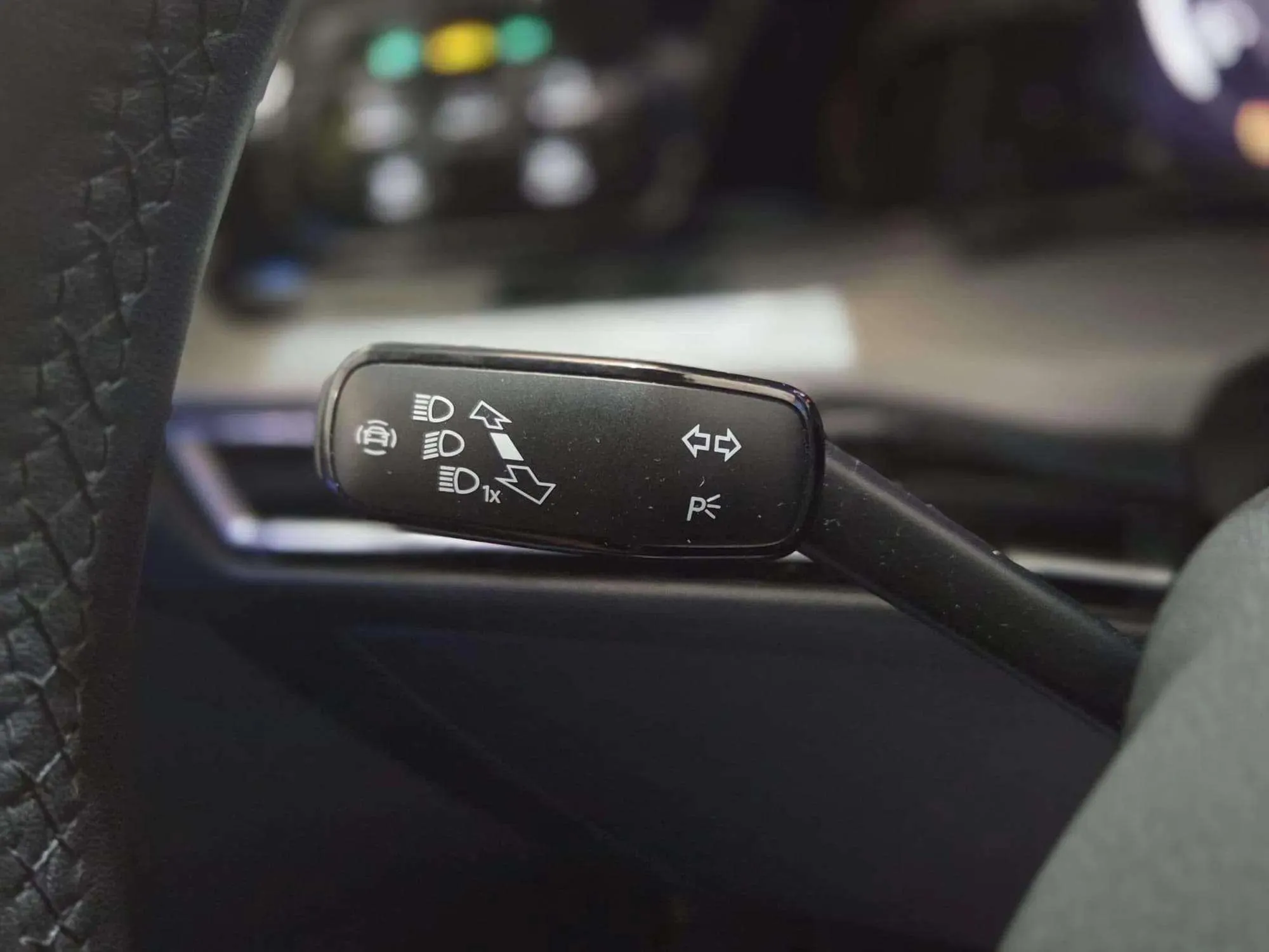 Volkswagen Golf R-Line 2.0 TDI DSG Variant - foto 20