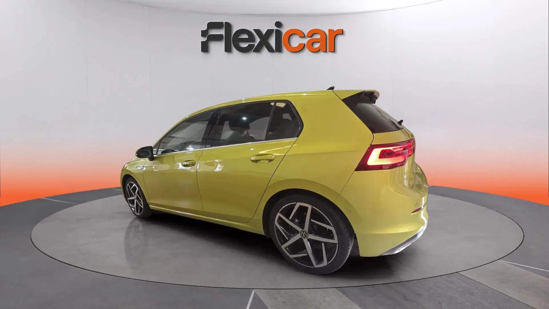 Volkswagen Golf R-Line 2.0 TDI DSG Variant - foto 7
