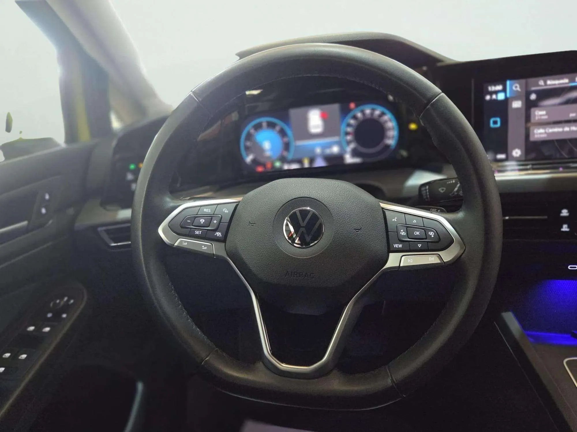 Volkswagen Golf R-Line 2.0 TDI DSG Variant - foto 19