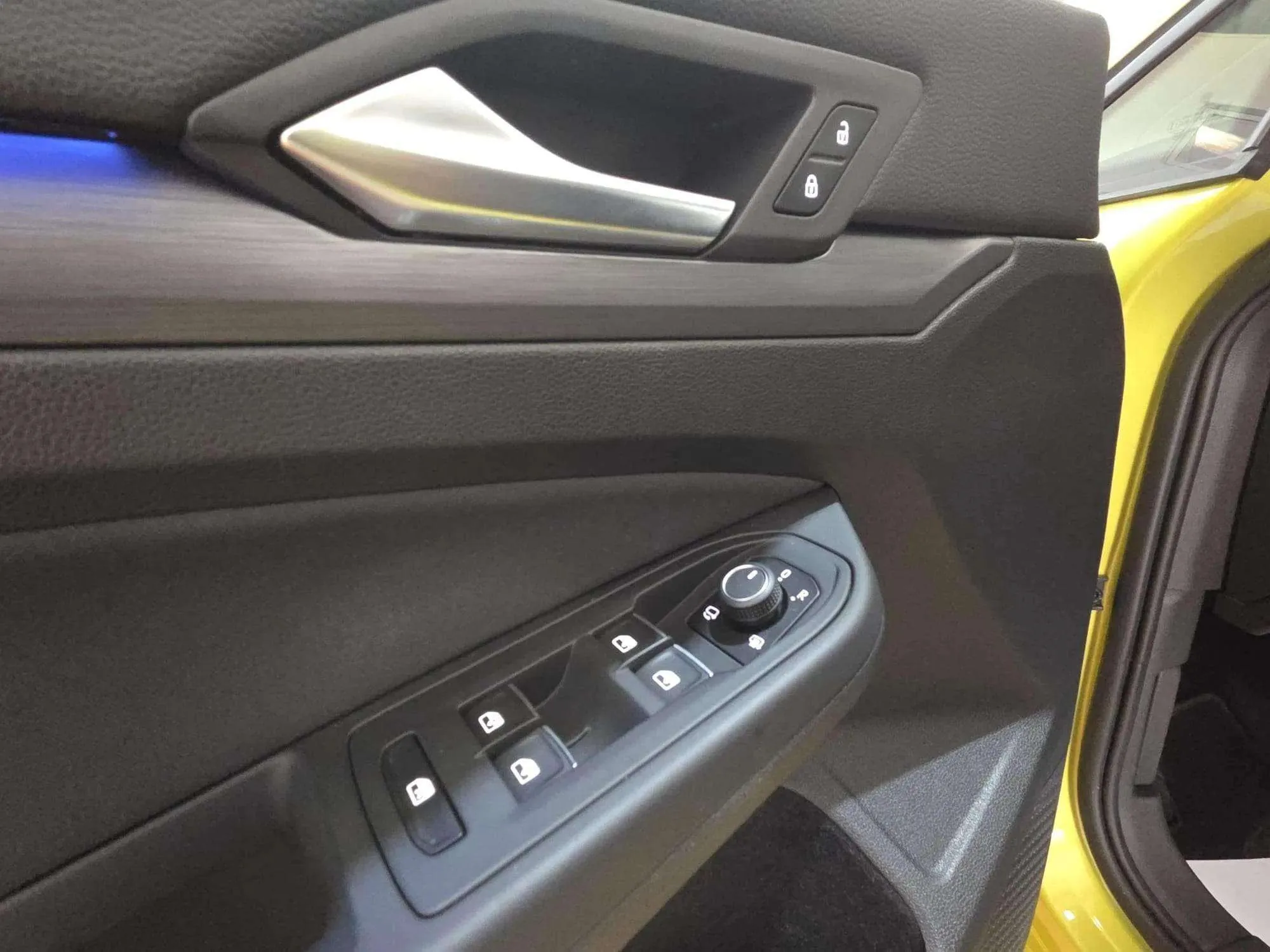 Volkswagen Golf R-Line 2.0 TDI DSG Variant - foto 32