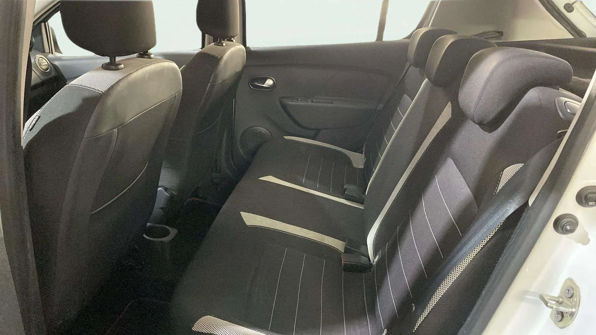 Dacia Sandero Stepway Comfort TCe - foto 8