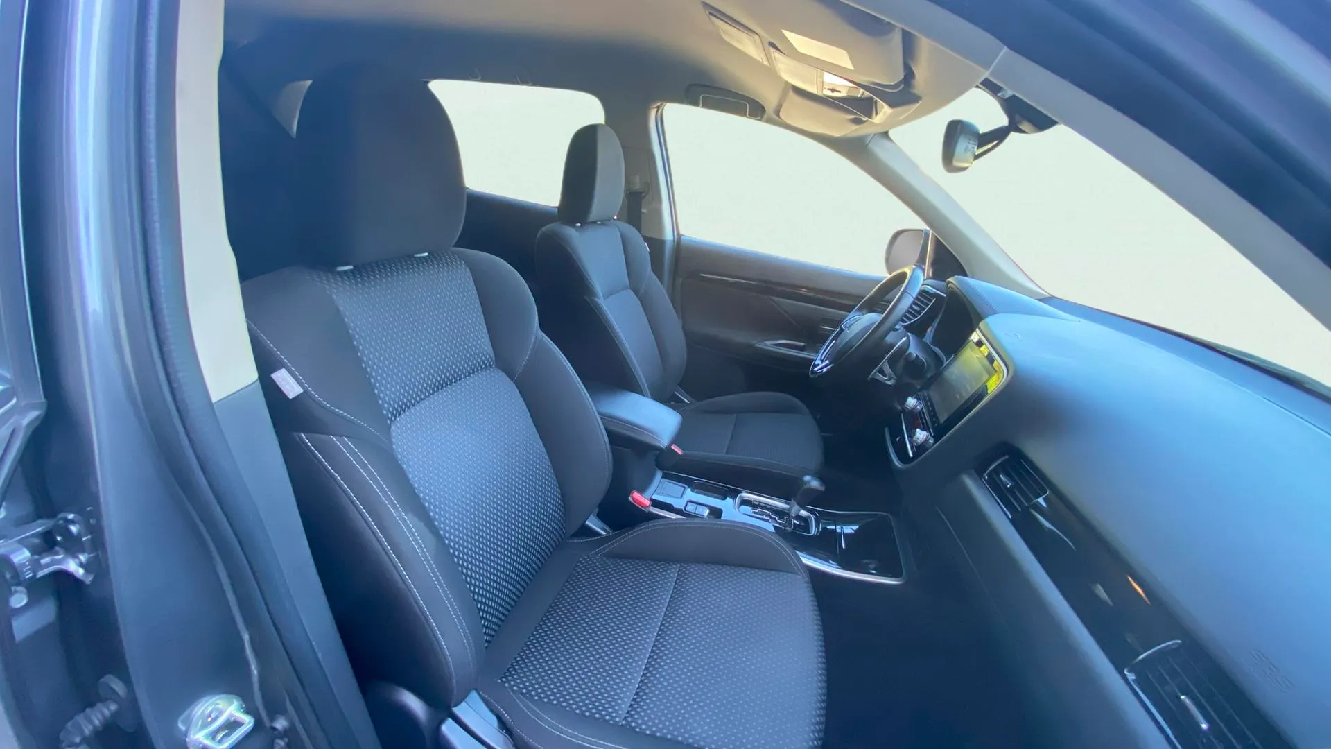 Mitsubishi Outlander 200 MPI Kaiteki CVT 2WD 7 Plazas - foto 16
