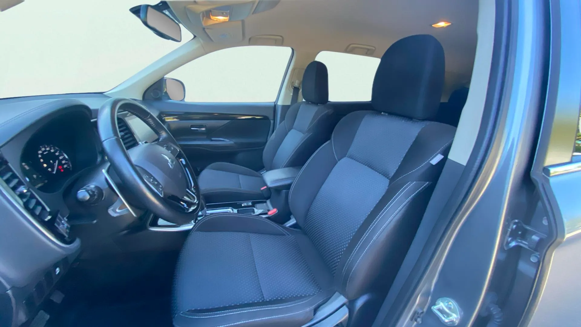 Mitsubishi Outlander 200 MPI Kaiteki CVT 2WD 7 Plazas - foto 15