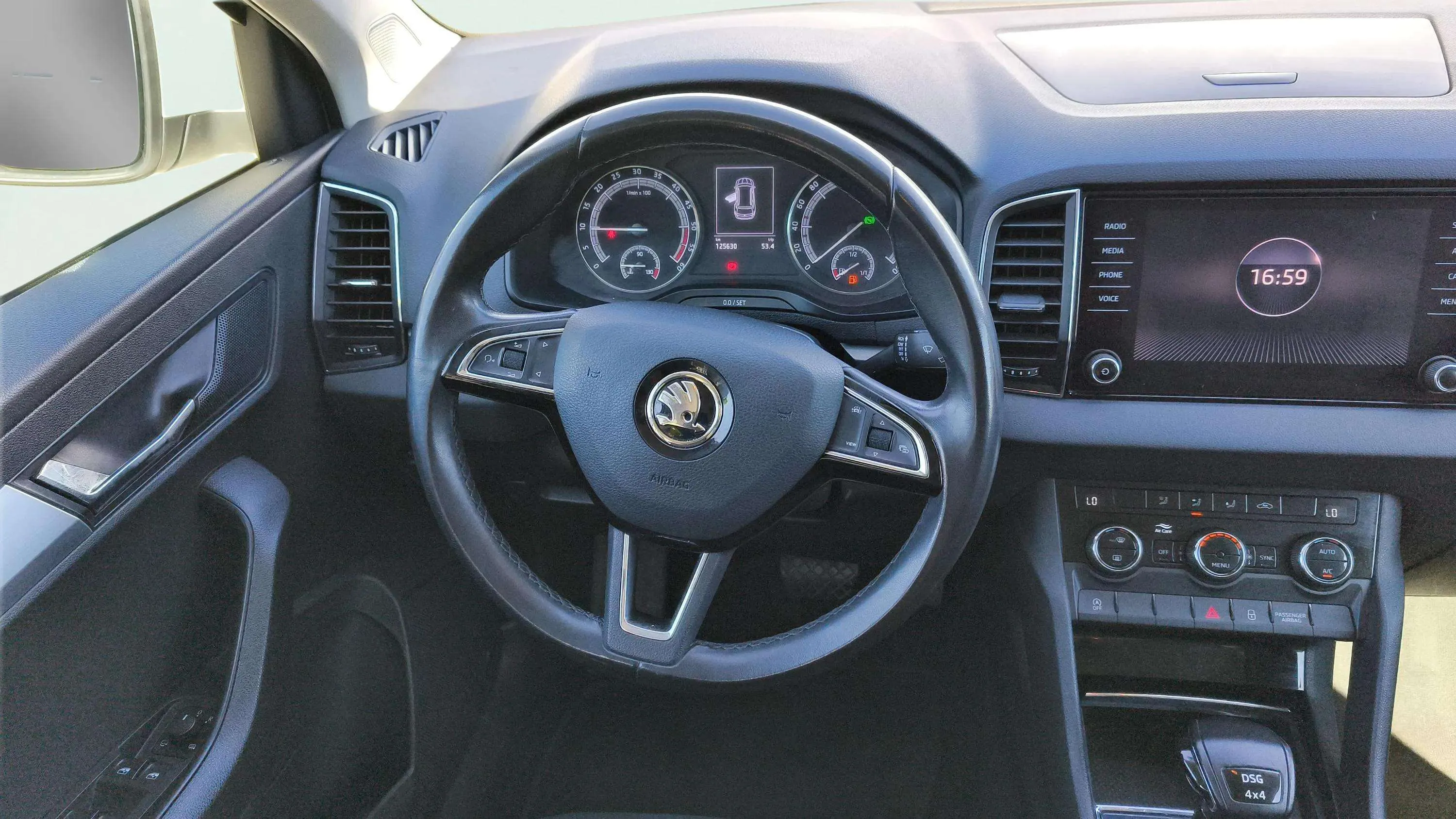 Škoda Karoq 2.0 TDI DSG 4x4 Ambition - foto 12