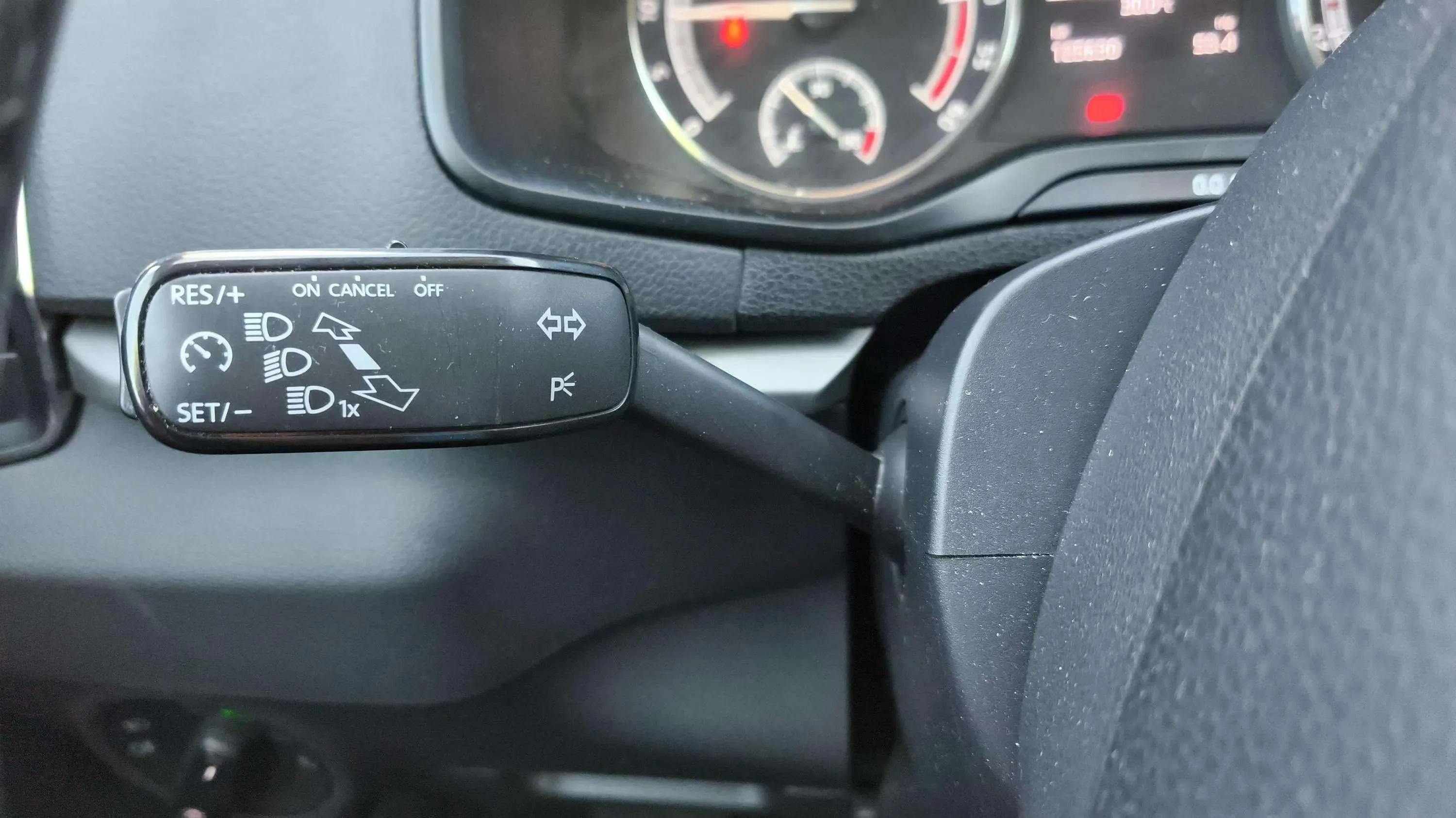 Škoda Karoq 2.0 TDI DSG 4x4 Ambition - foto 23