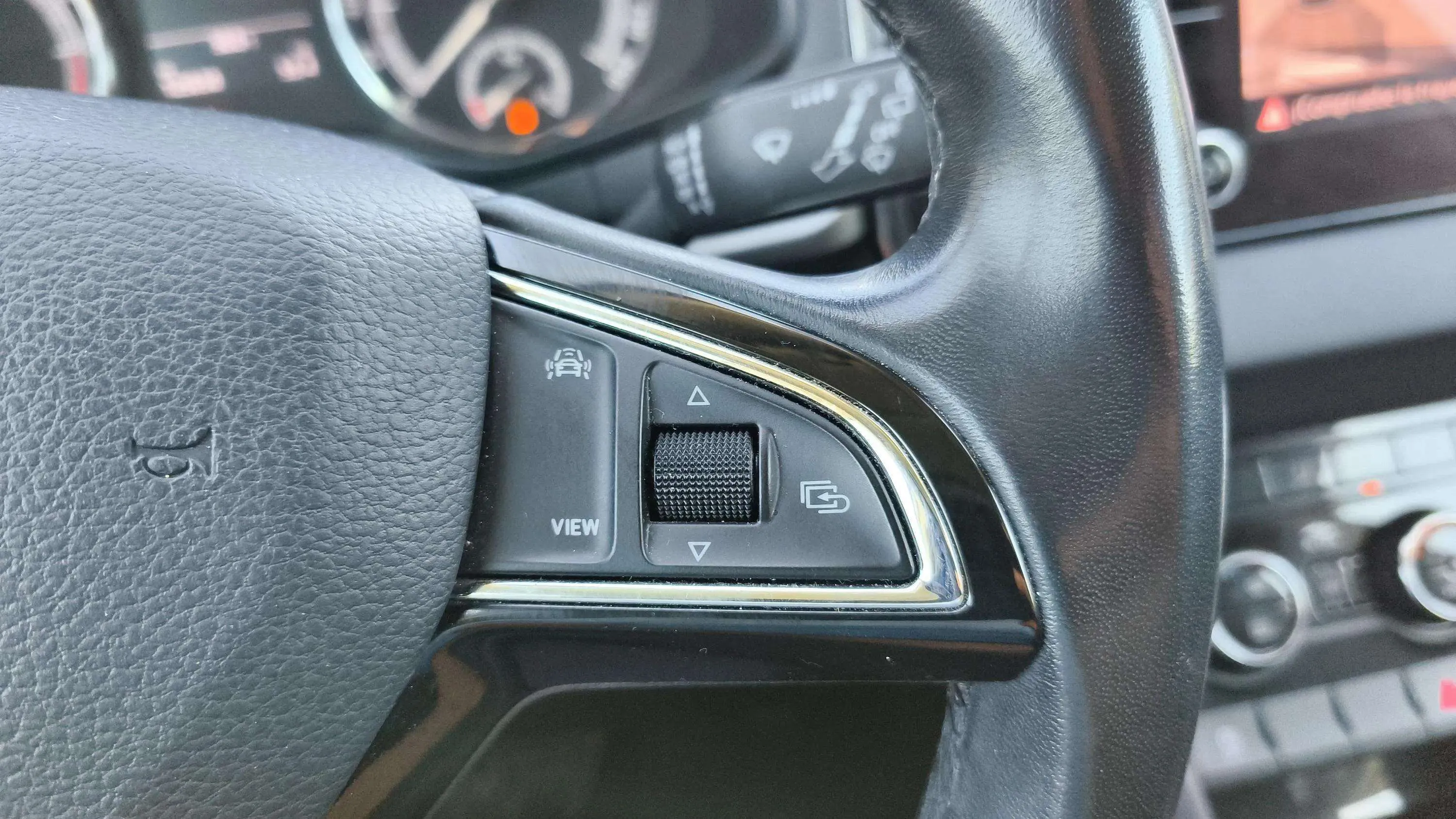 Škoda Karoq 2.0 TDI DSG 4x4 Ambition - foto 21